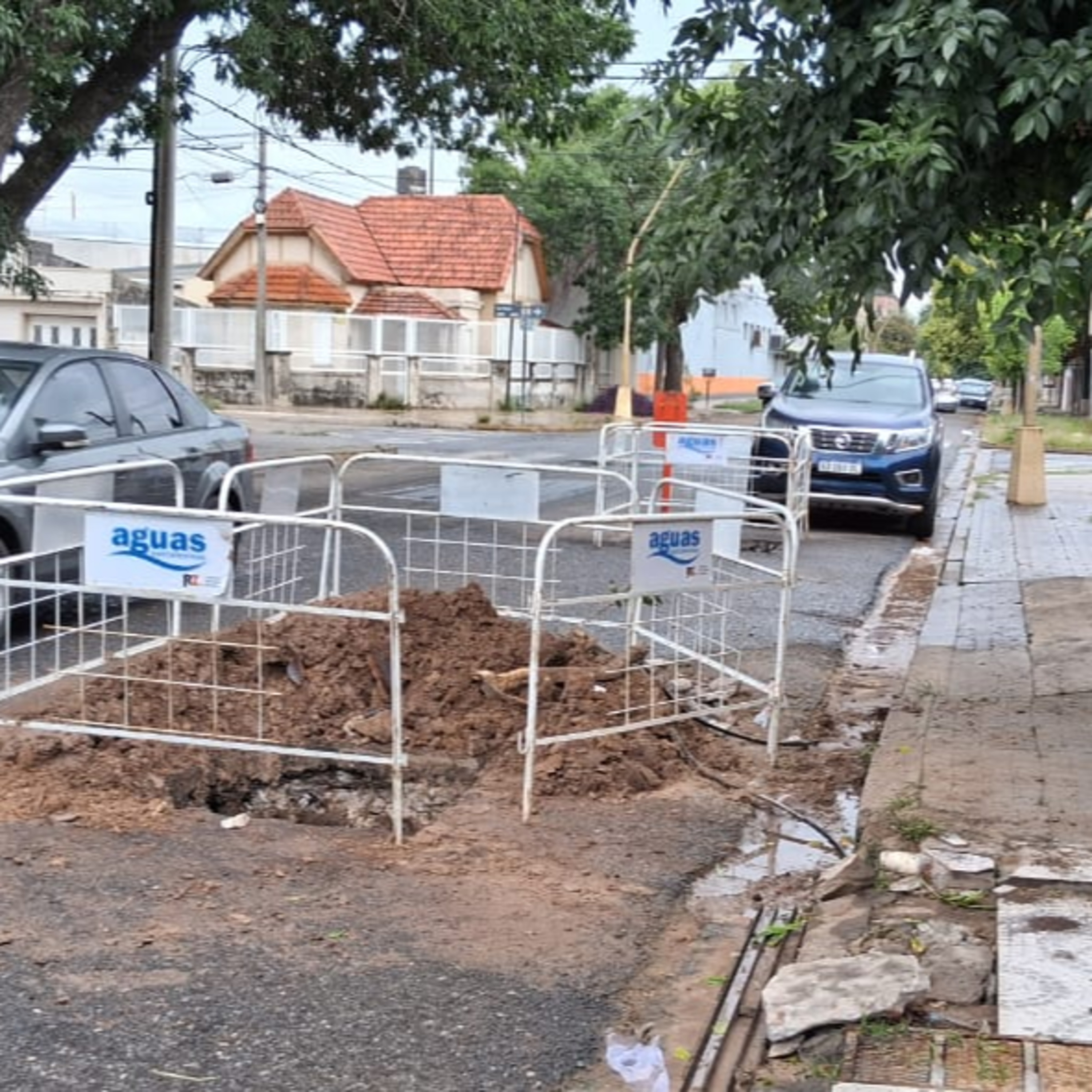 Preocupación en Candioti Norte por un profundo bache en Luciano Molinas y Belgrano episode artwork