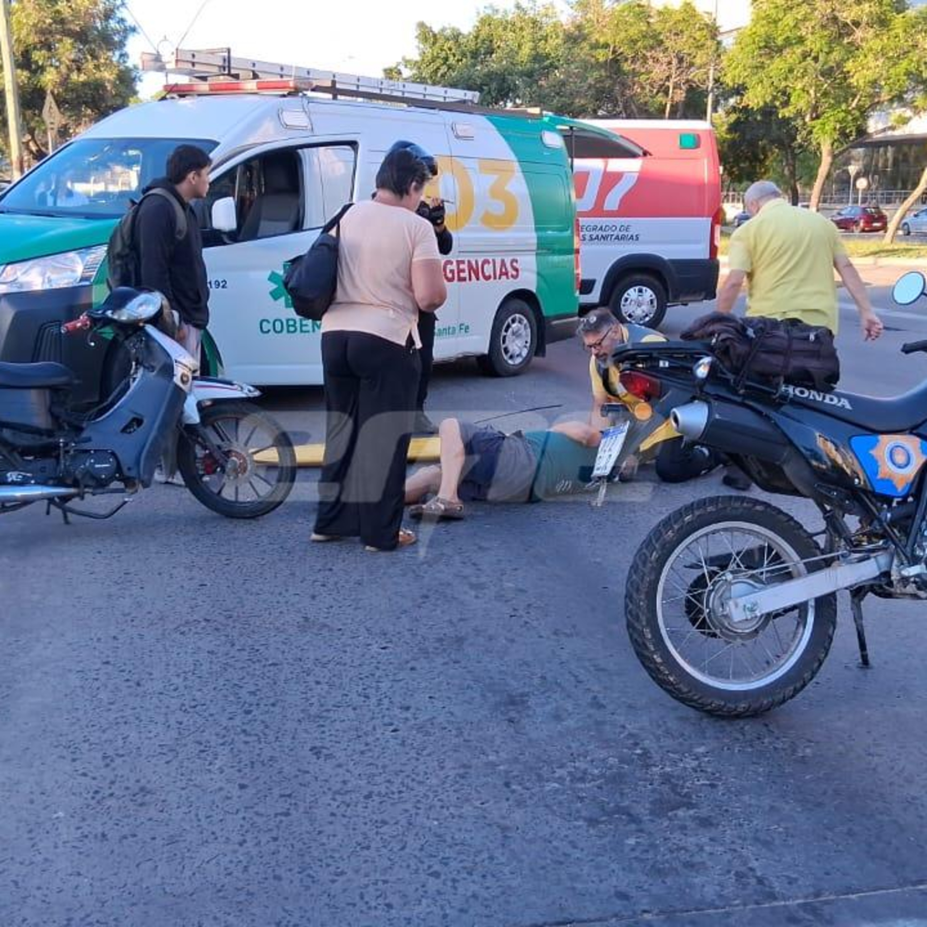Un motociclista atropelló a un peatón en Avenida 27 de Febrero episode artwork