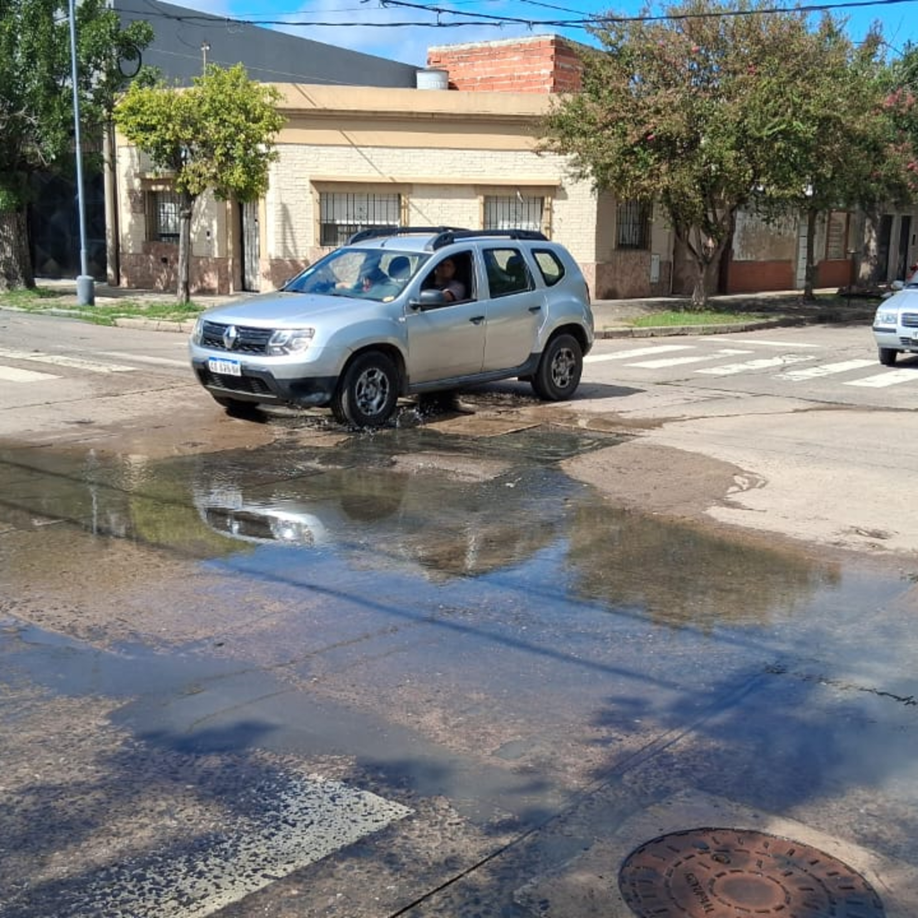 Barrio Roma: denuncian una cloaca rota, agua servida en la calle y olores insoportables episode artwork
