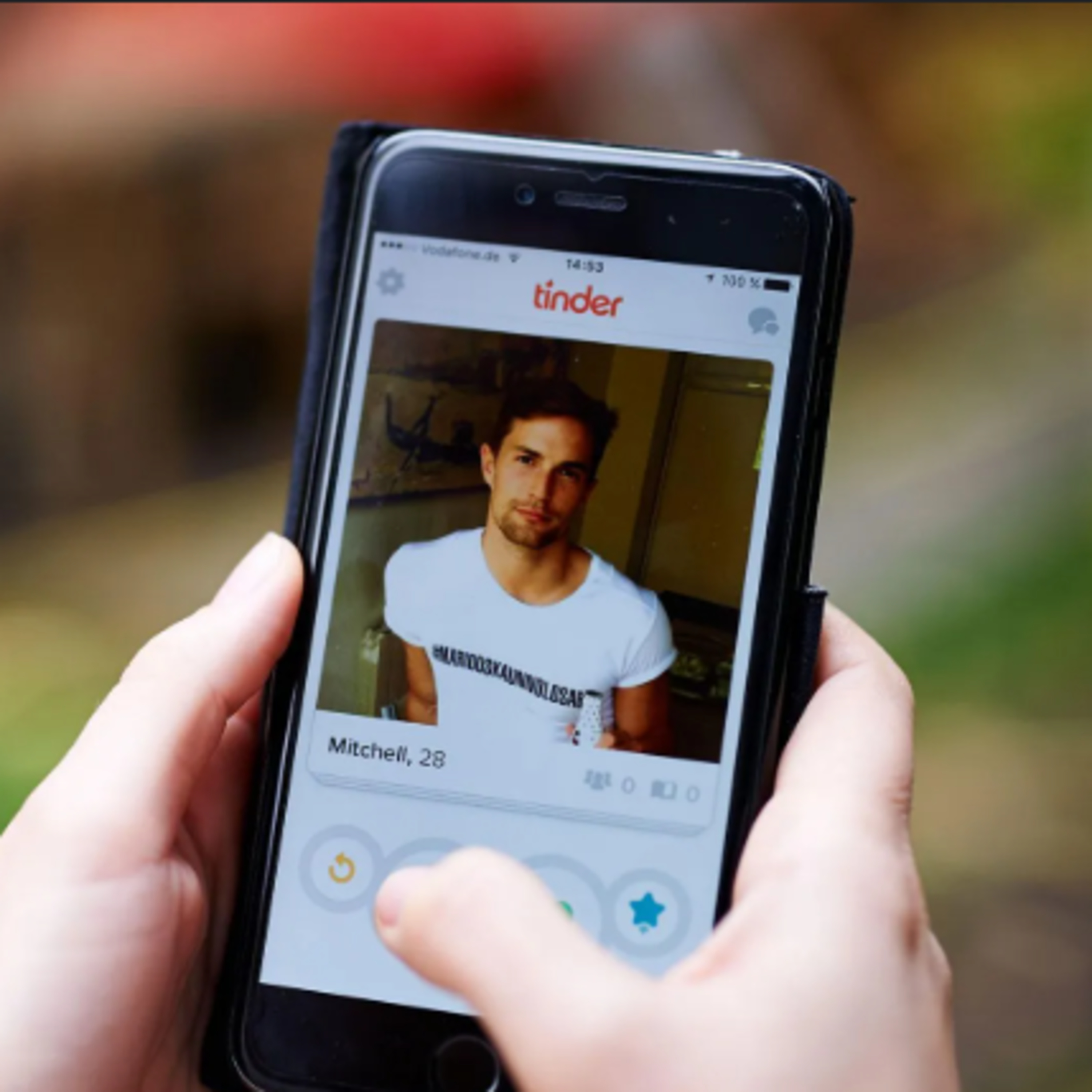 7 Horrific Tinder Matches Gone Horribly Wrong