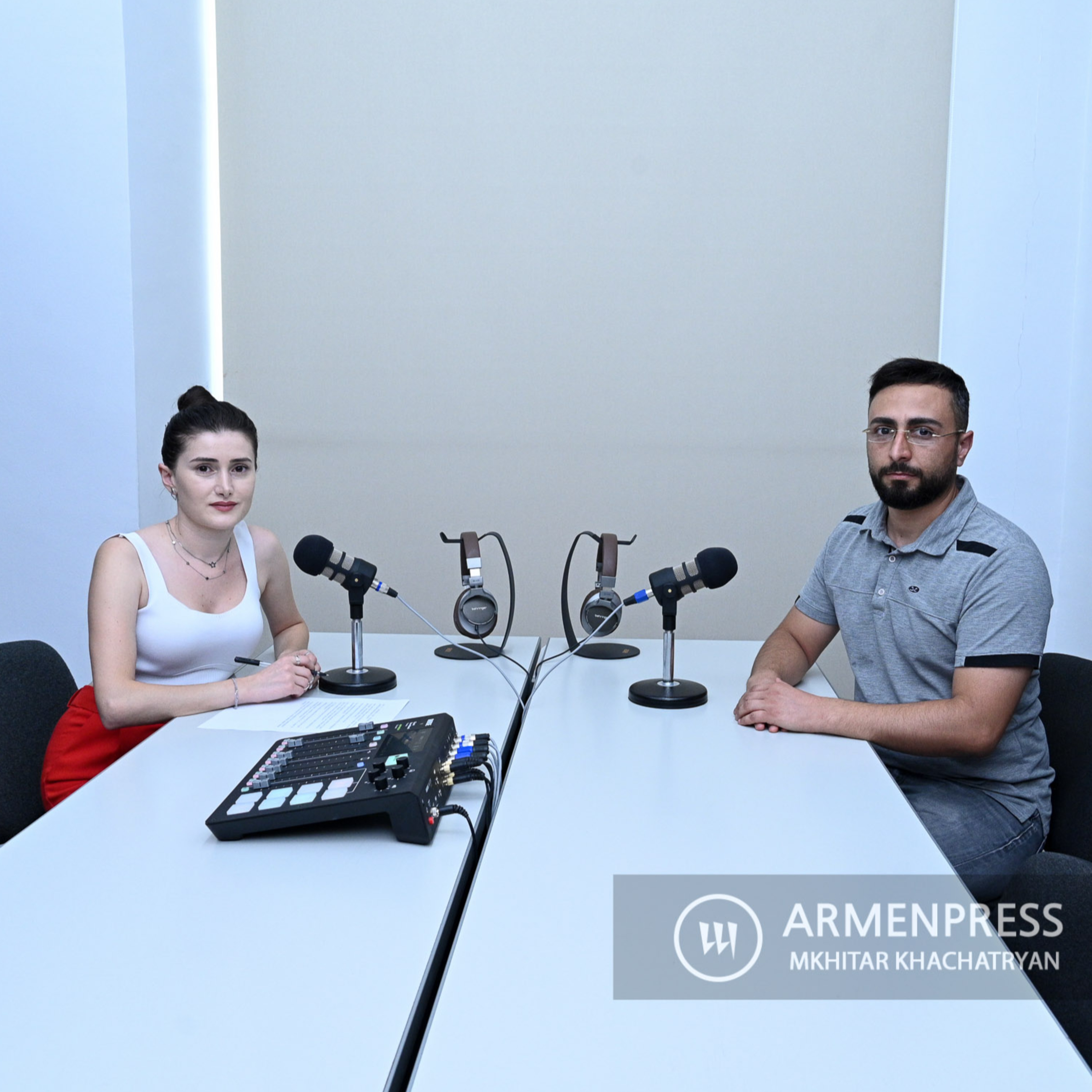 Podcast-Հարց բժշկին. Ինչպե՞ս խուսափել արևային այրվածքներից. երեխաների մաշկի ճիշտ խնամքն ու պաշտպանությունն՝ ամռանը episode artwork