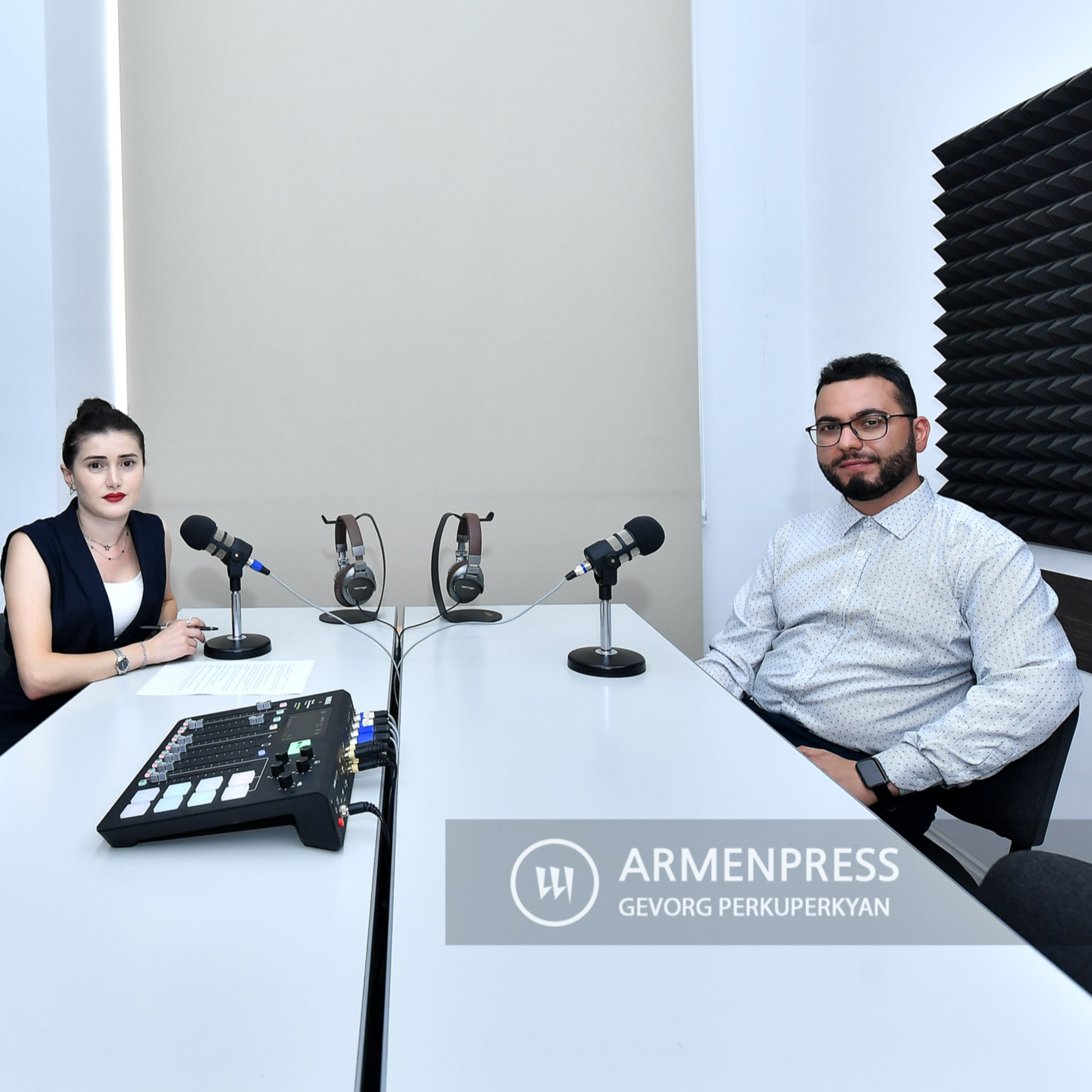 Podcast-Հարց բժշկին. պետք չէ ինքնուրույն լրացնել վիտամինների դեֆիցիտը, օրգանիզմում դրանց ավելցուկը  կհանգեցնի լուրջ հիվանդությունների episode artwork