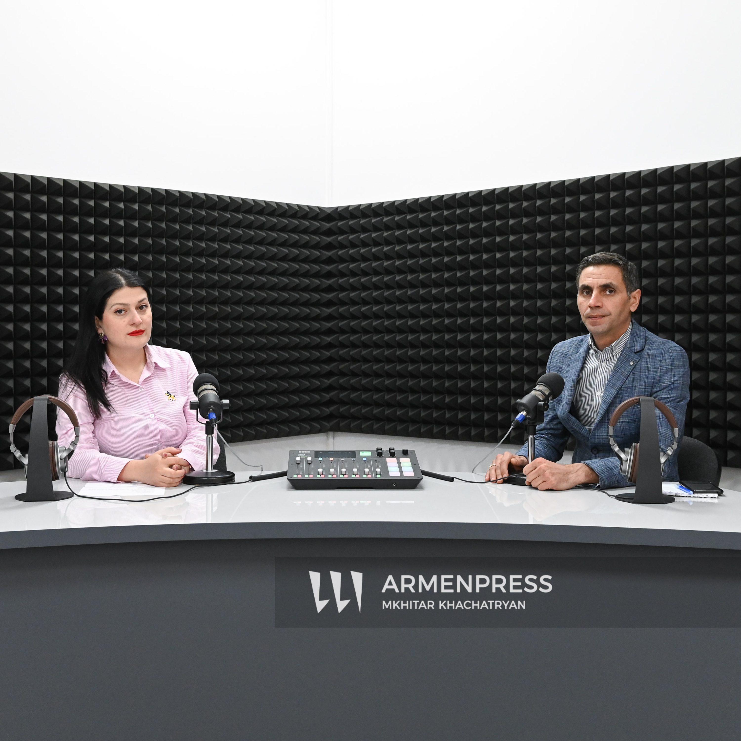Podcast- ՍոցUp. ԱՍՀ նախարարությունում չեն բացառում սահմանամերձ բնակավայրերում բնակապահովման ծրագրի ընդլայնումը episode artwork