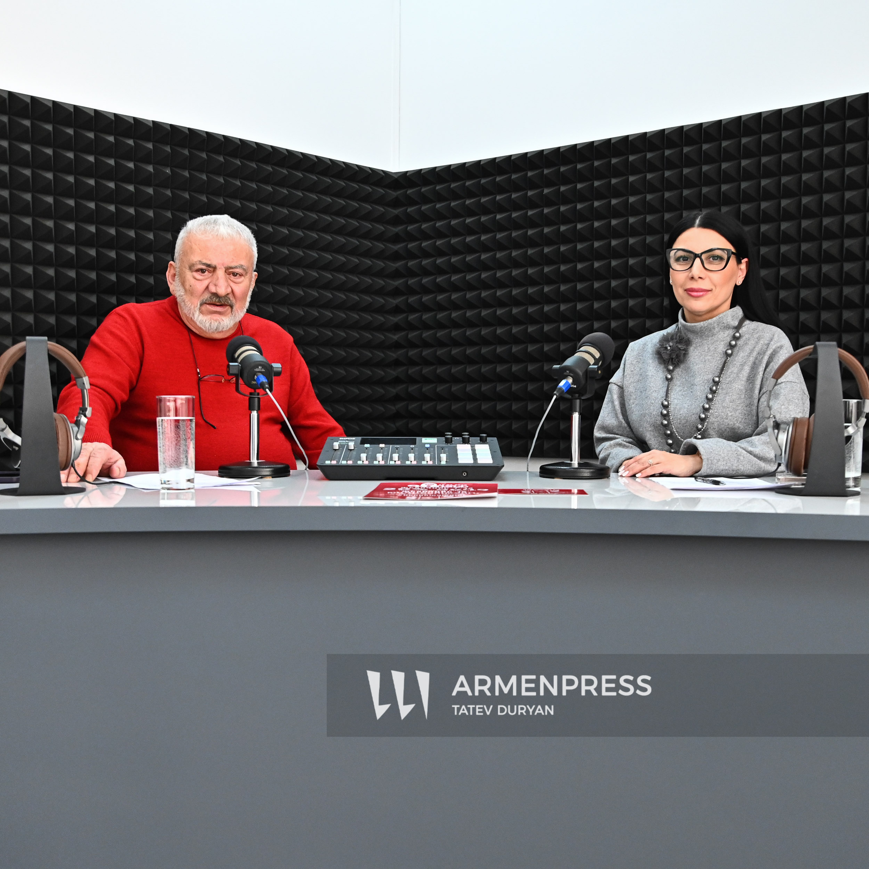 Podcast. Սուրբ Սարգսի տոնին ընդառաջ Բուկինիստ խանութներում մեկնարկել է «Սիրո խոստովանություն գրքով» միջոցառումը episode artwork