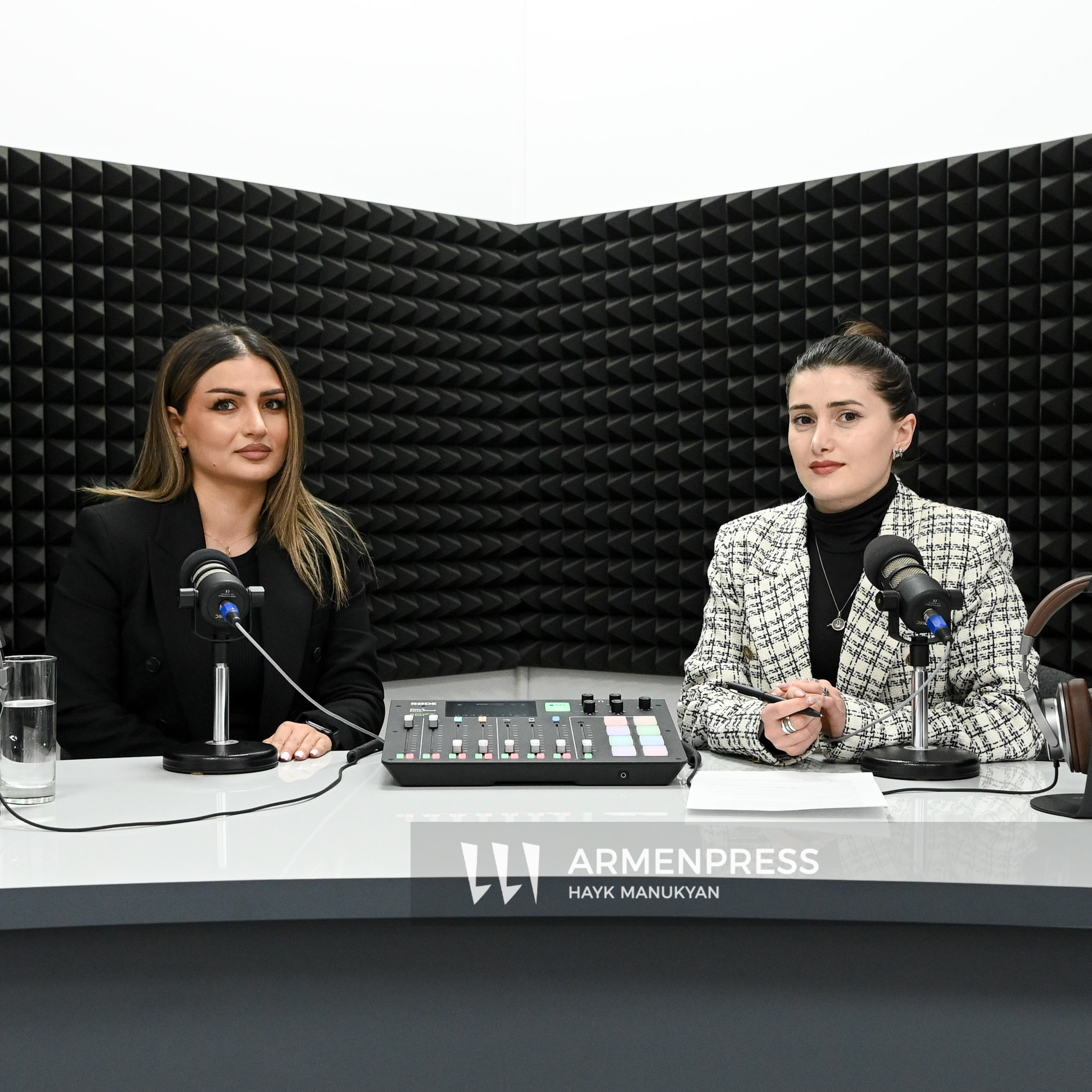 Podcast-Հարց բժշկին. երեկոյան ժամերին սմարթֆոնների և տարբեր տեսակի գաջեթների երկարատև օգտագործումը կհանգեցնի քնի որակի վատացման episode artwork