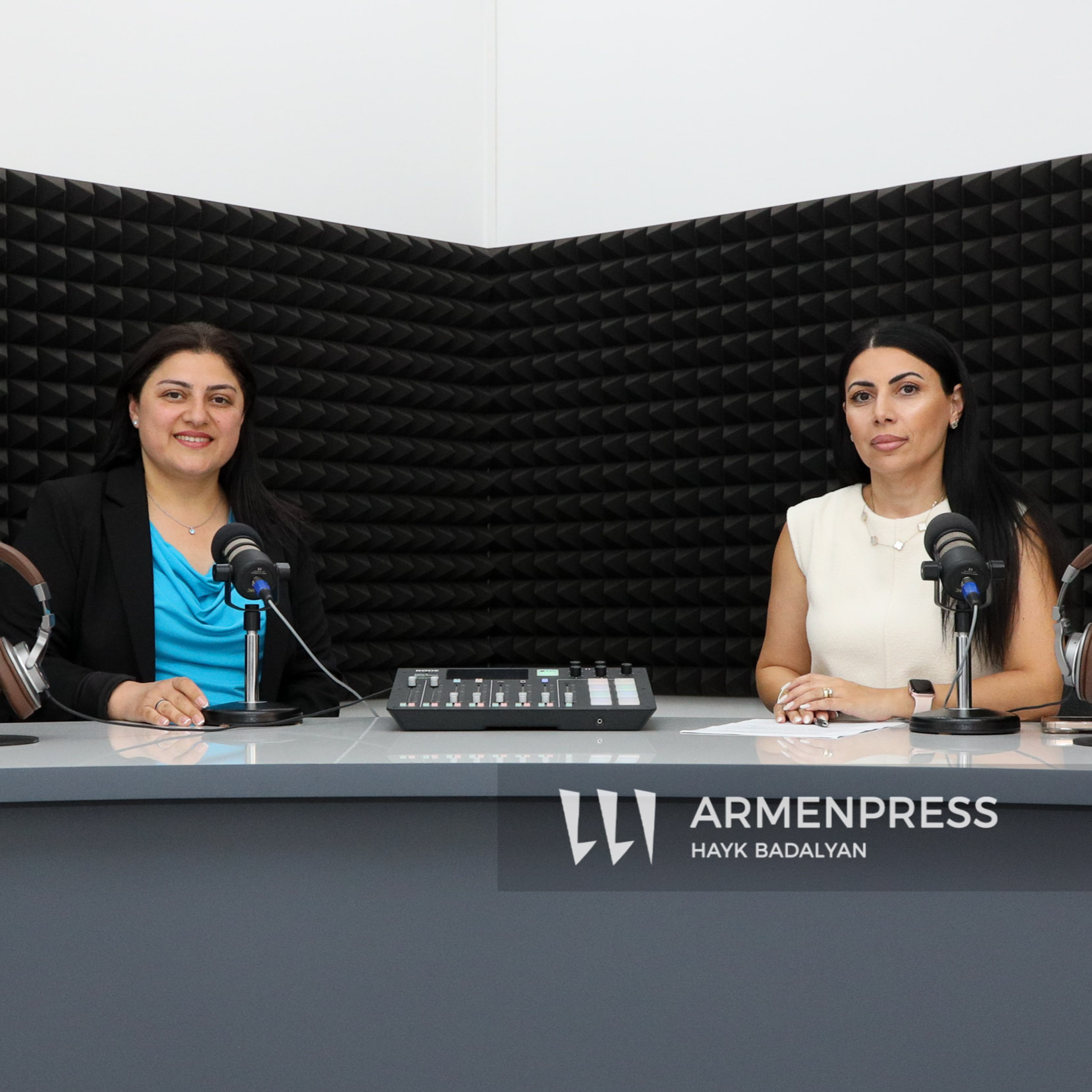 Podcast. «Հայաստանի մանուկներ» հիմնադրամի առաջարկած անգլերենի դասագրքերը երաշխավորվել են ԿԳՄՍ նախարարության կողմից episode artwork