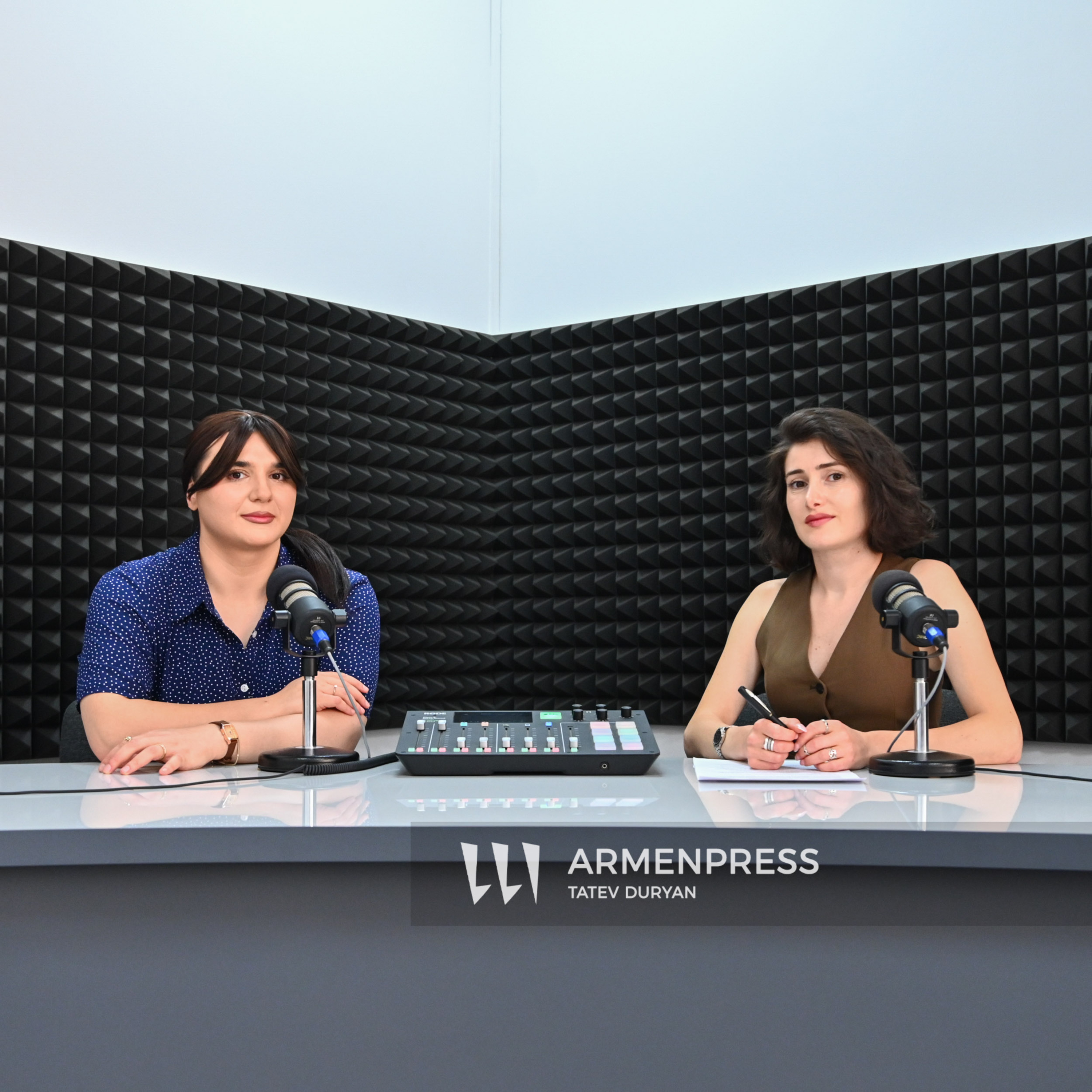 Podcast-Հարց բժշկին. միֆ են խոսակցությունները, թե բջջային հեռախոսներն ու միկրոալիքային վառարանները վտանգավոր ճառագայթում ունեն episode artwork