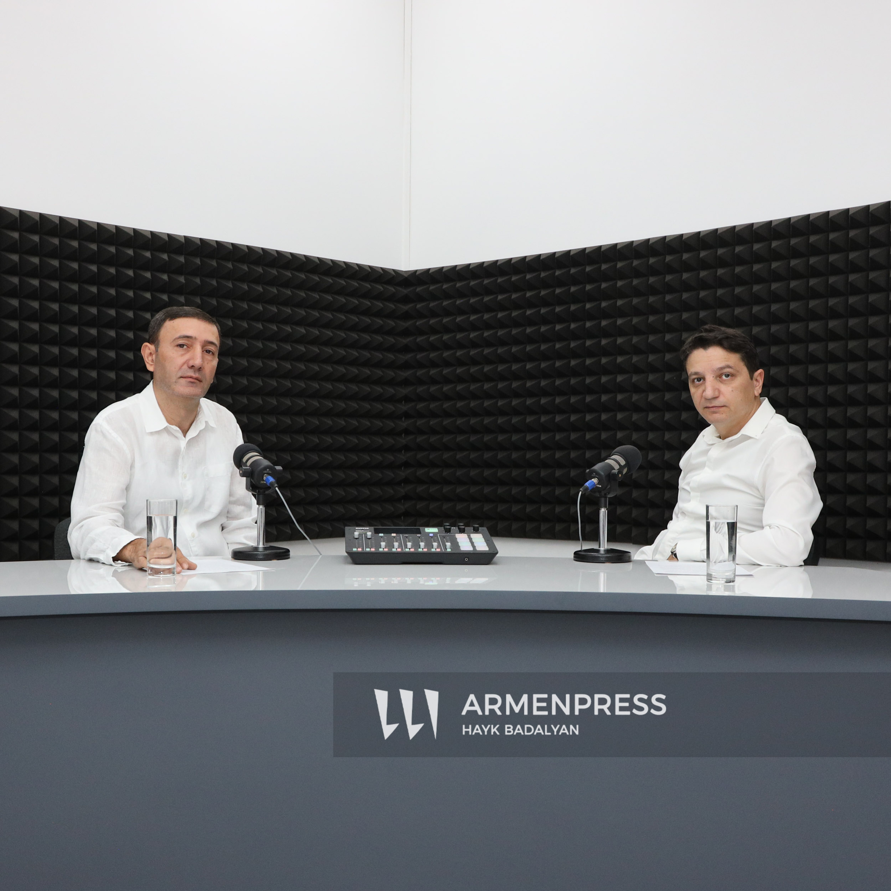Podcast․Փակ դռներից ներս. Եկամուտների հայտարարագրման հնարավոր փոփոխությունները episode artwork