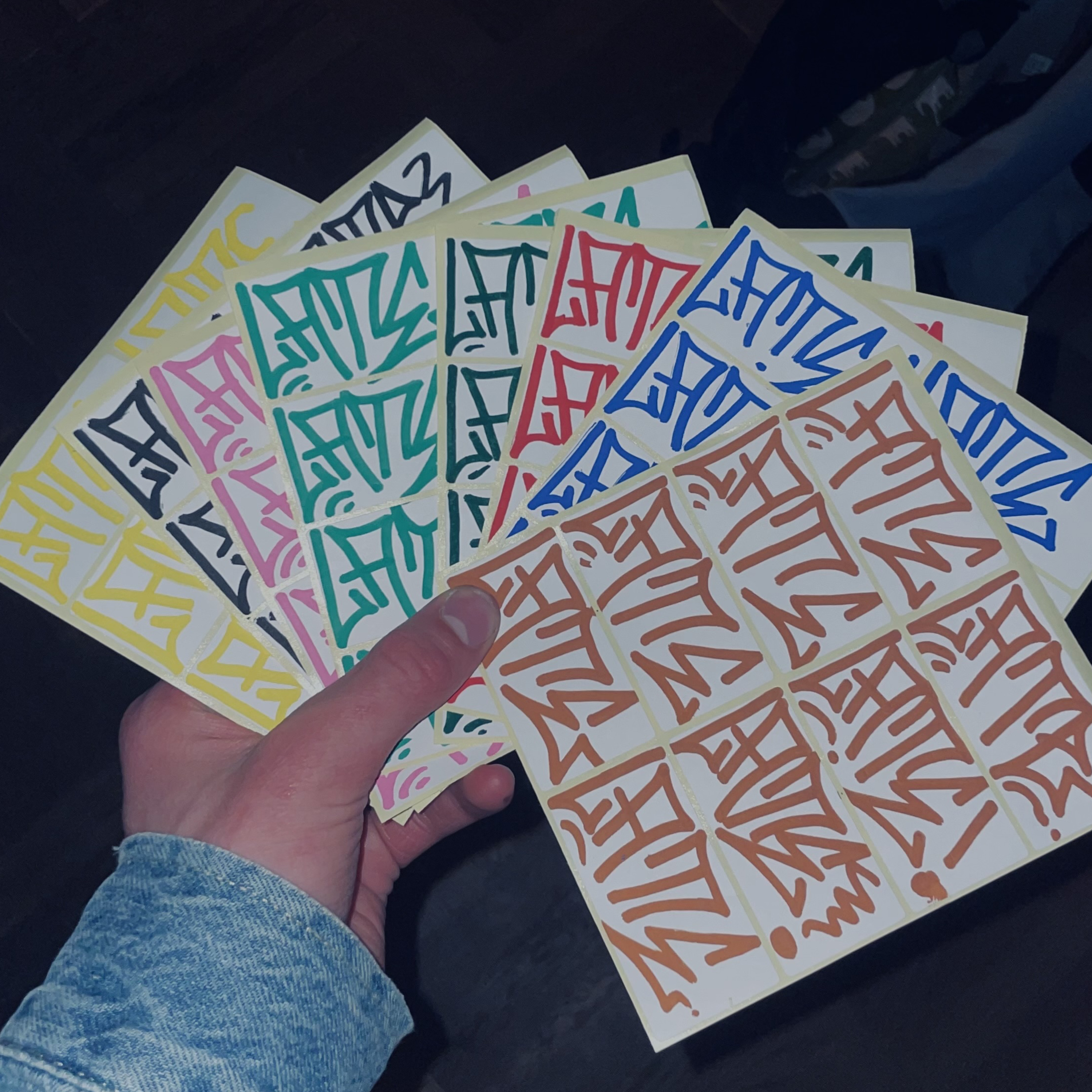 Alles über Sticker episode artwork