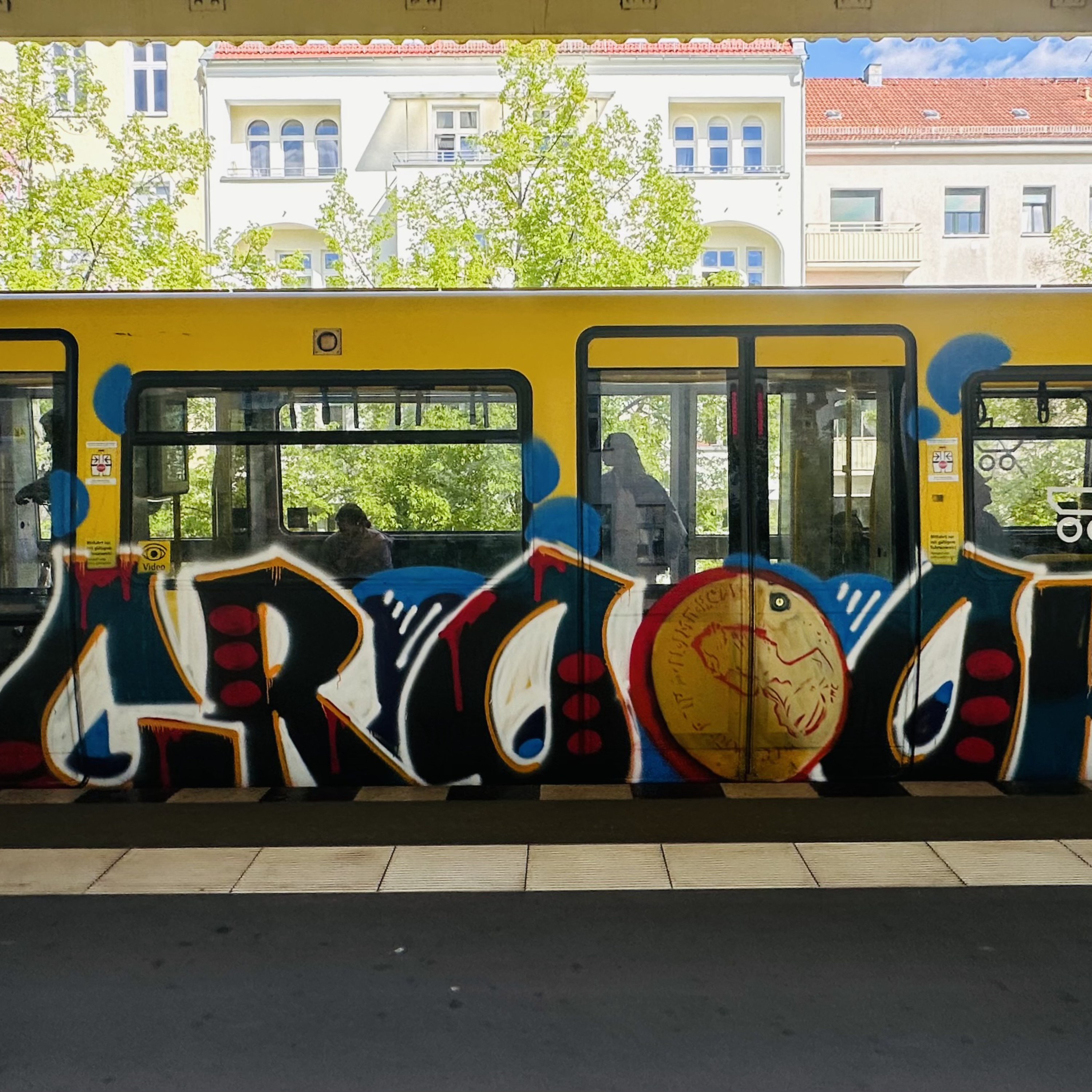 Rassistischer Vorfall in der S Bahn & Person wirft sich vor die U Bahn…🚆 episode artwork