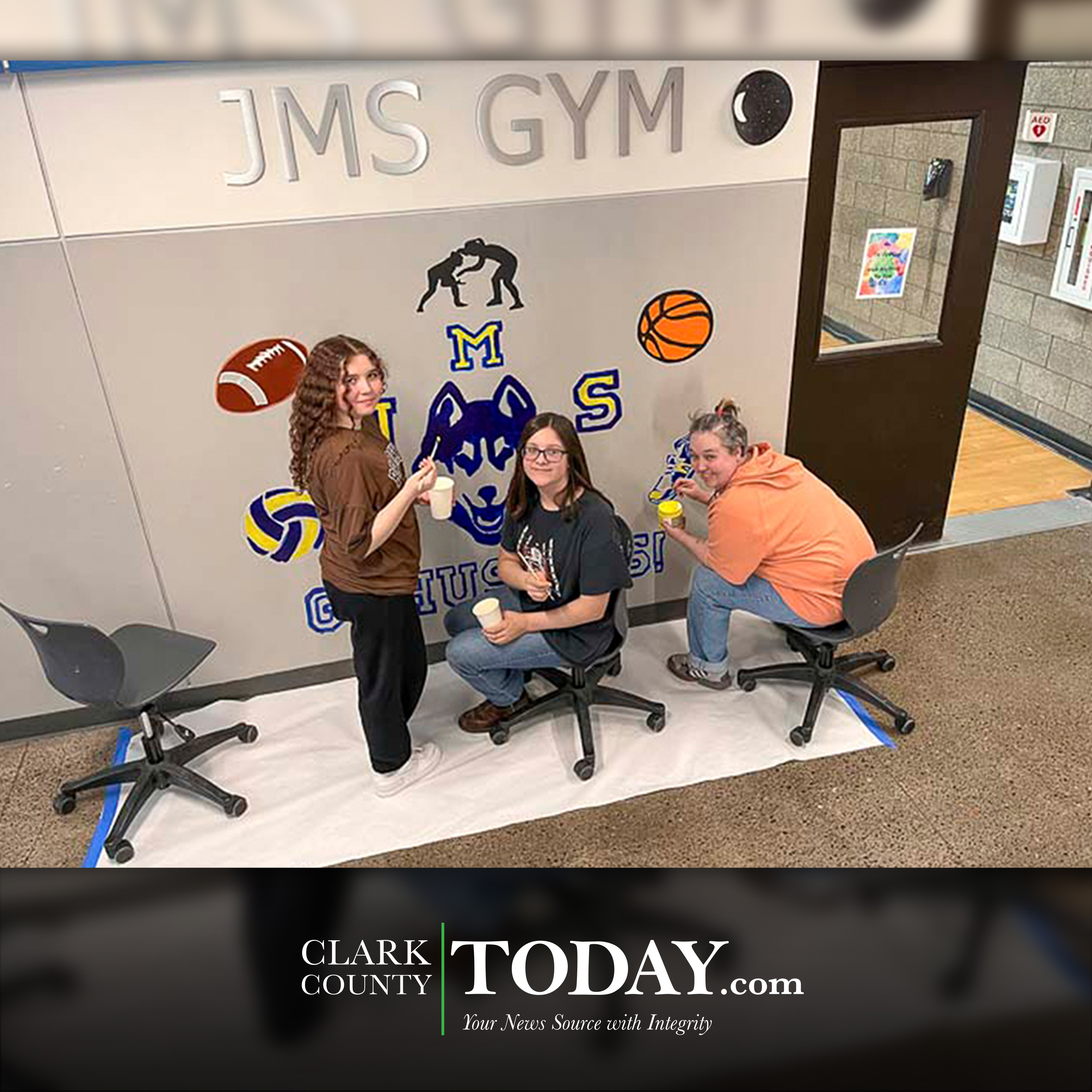 New student-created mural at Jemtegaard Middle School represents school pride, student leadership