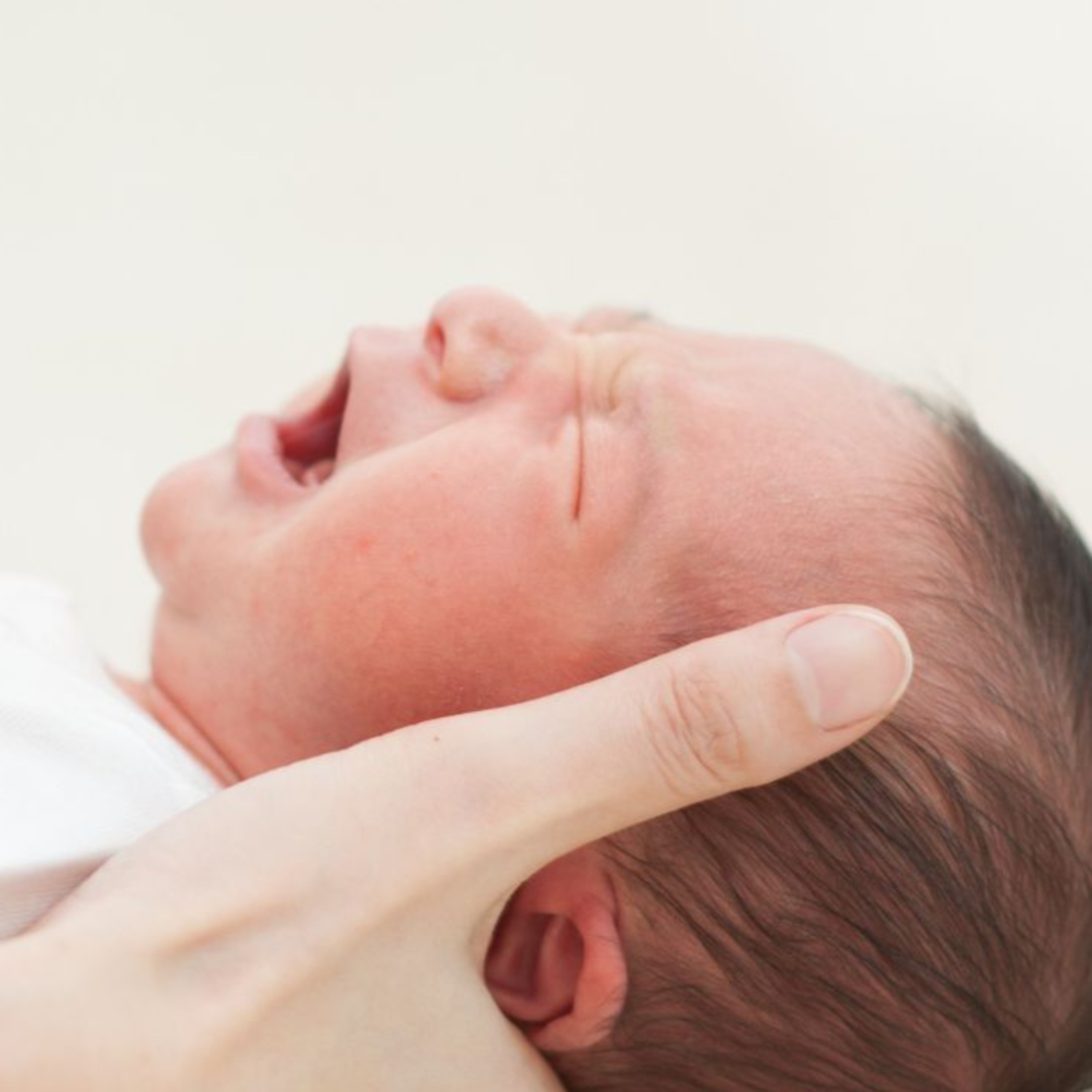 DỖ BÉ 2 TIẾNG VẪN KHÔNG NGỦ? Mẹ Cần Biết Điều Này Ngay! (Ngày vs. Đêm)