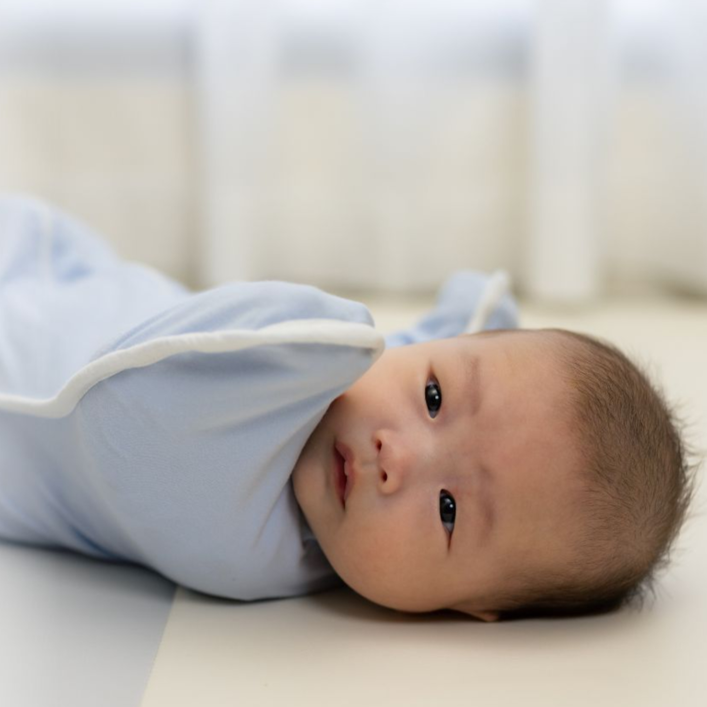 Có Nên Cho Bé Ngủ Phòng Sáng Để "Luyện Tập"? (Câu Trả Lời Có Thể Khiến Mẹ Bất Ngờ!)