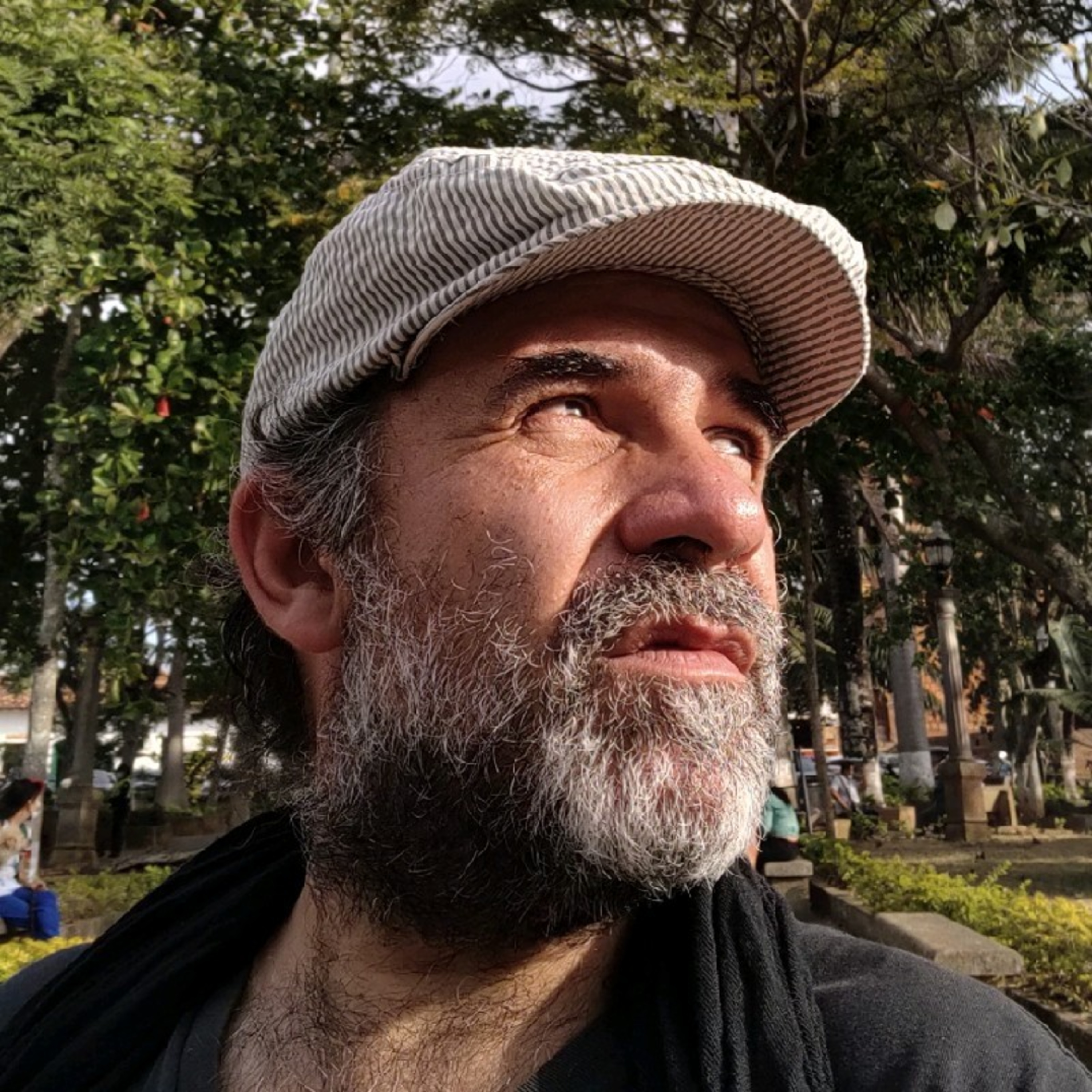 Nicolás Cabrera. Fotógrafo y realizador audiovisual. Colombia. Poy Latam 2023 episode artwork