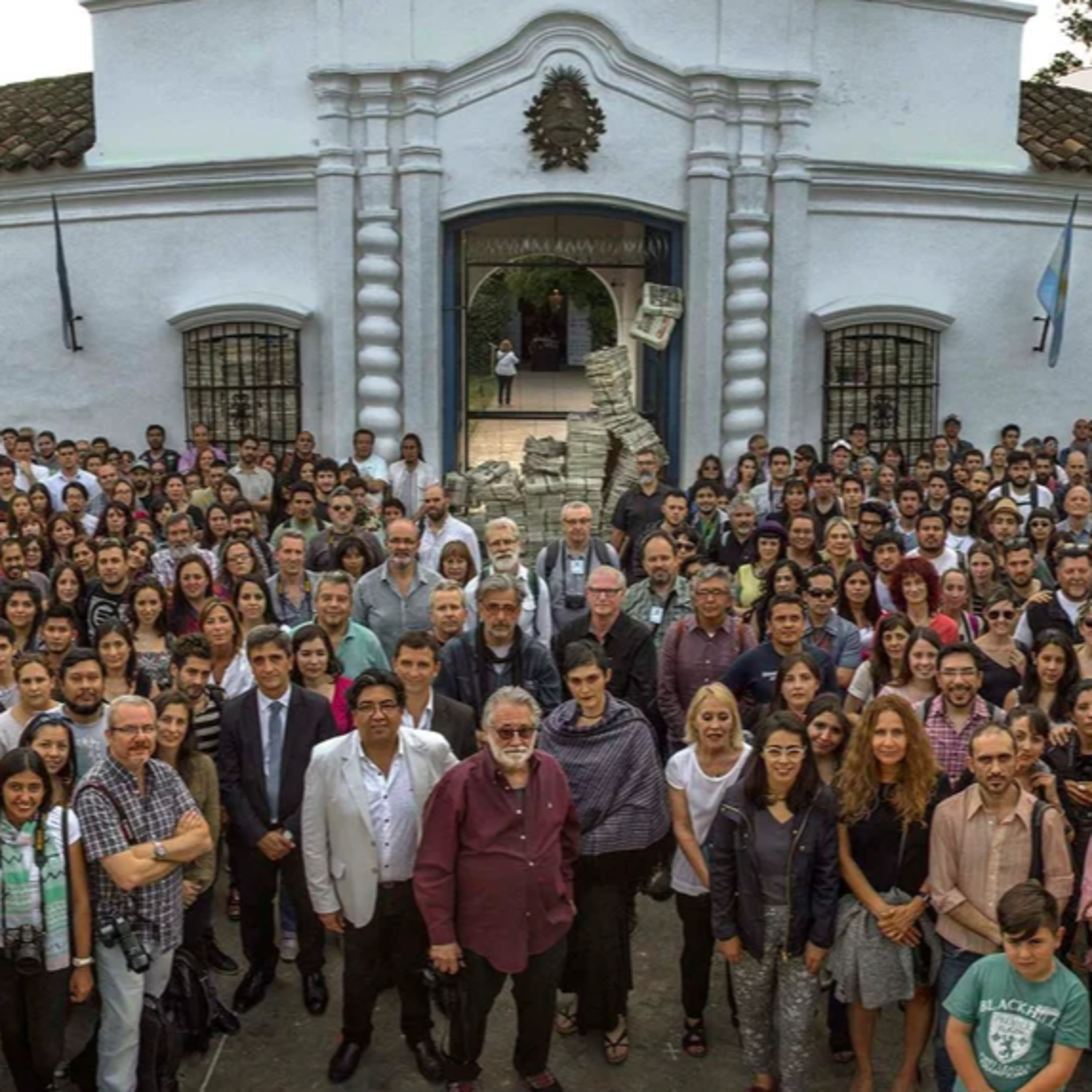 Bienal de Tucumán " Entendemos el documentalismo como una perspectiva". Argentina 10.10.204 episode artwork