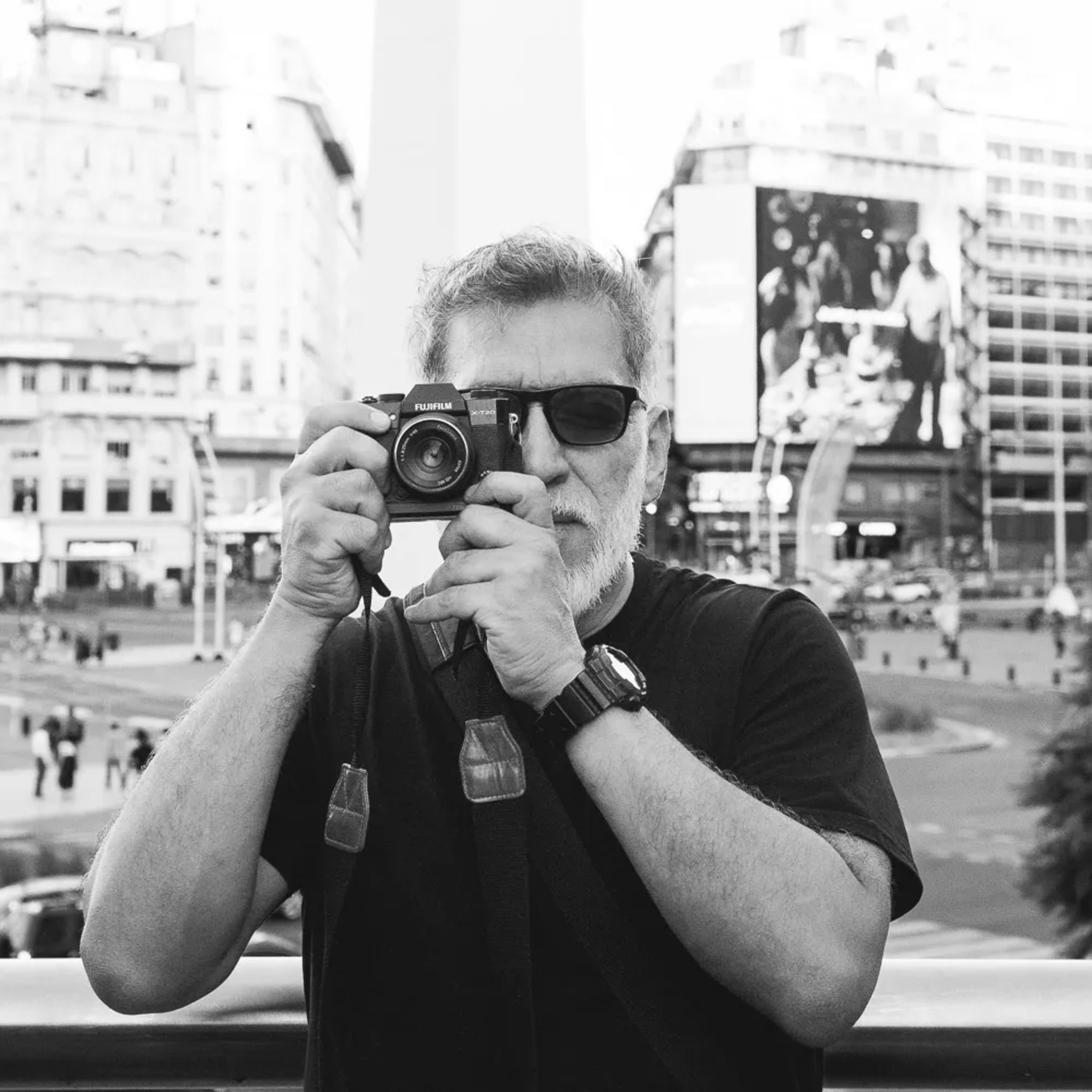 Lenny Ruiz "La foto de calle tiene dos vertientes; la europea y la americana" Venezuela 16.07.2026 episode artwork