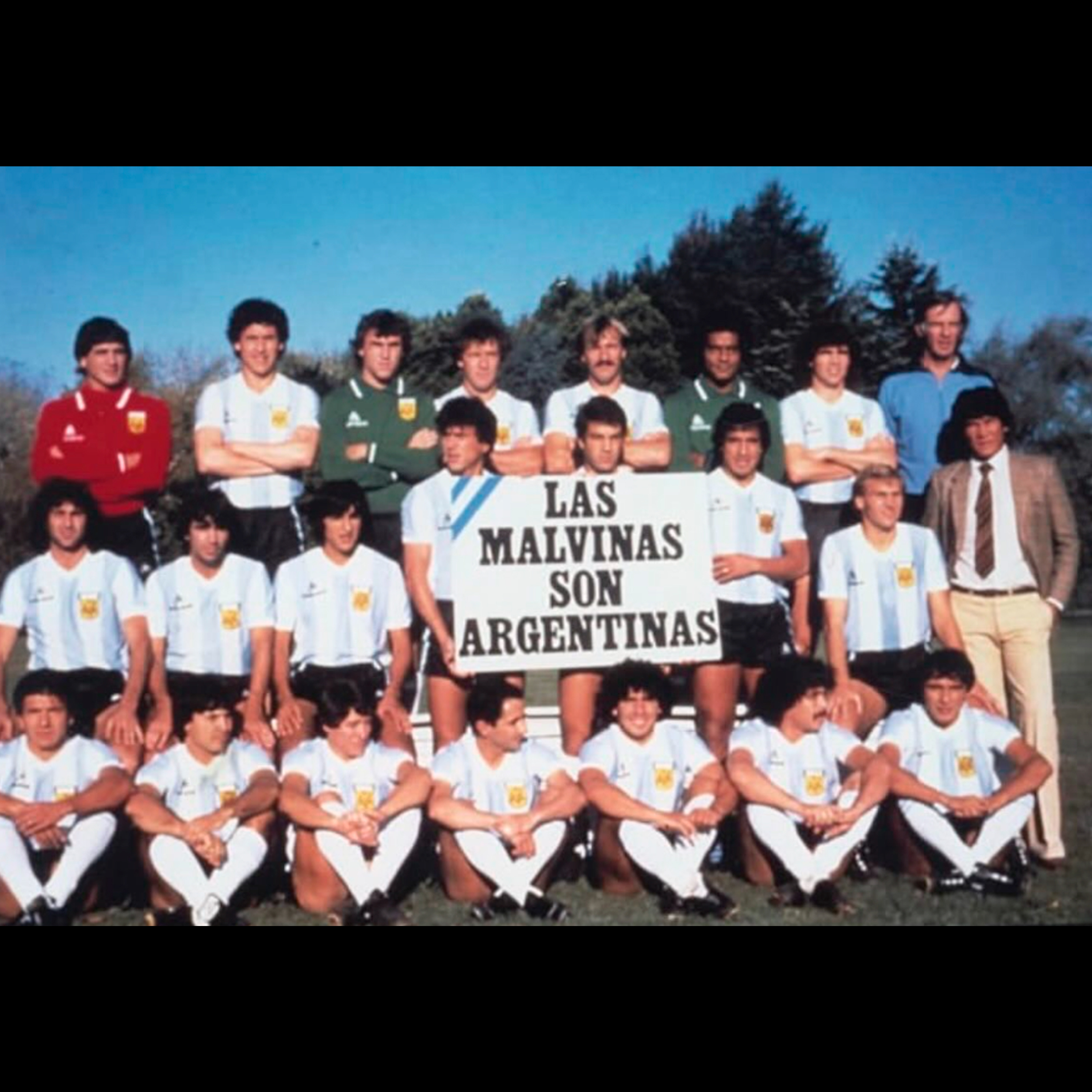 T11 E09 | La maldición Azzurra, los amistosos de Argentina y cómo el fútbol explica Malvinas