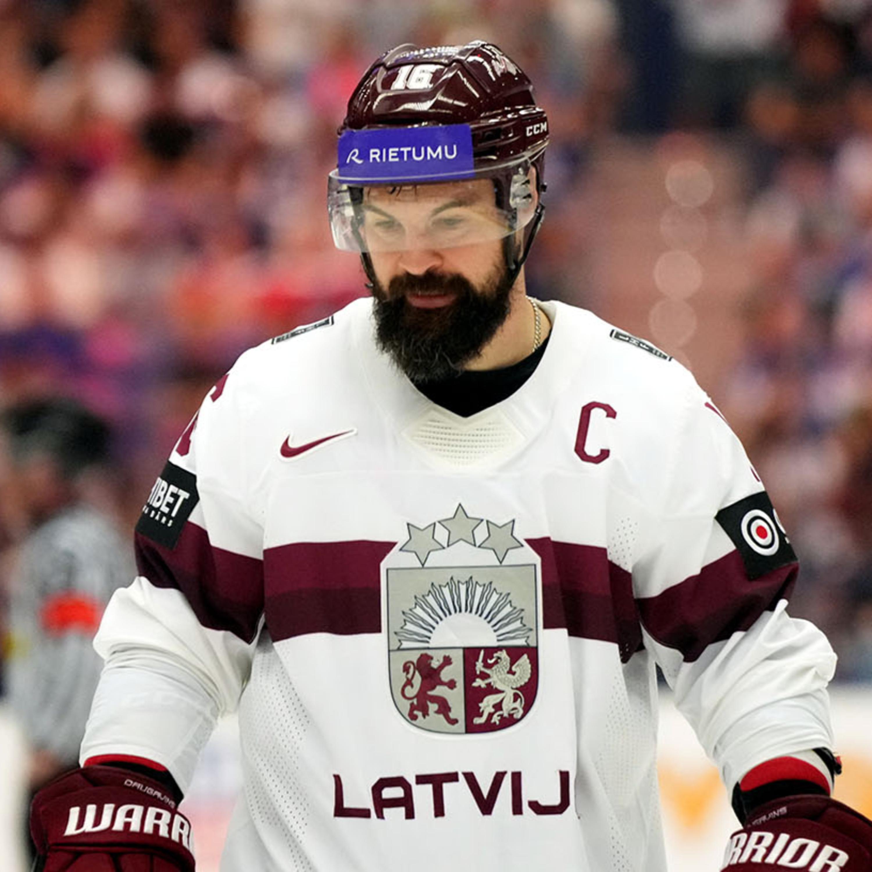 Izlases kapteinis Daugaviņš: “Skaitāmies favorīti, kas nes līdzi lielu atbildību, jo zini, ka tev kodīs kājās” // Olimpiskā kvalifikācija hokejā episode artwork