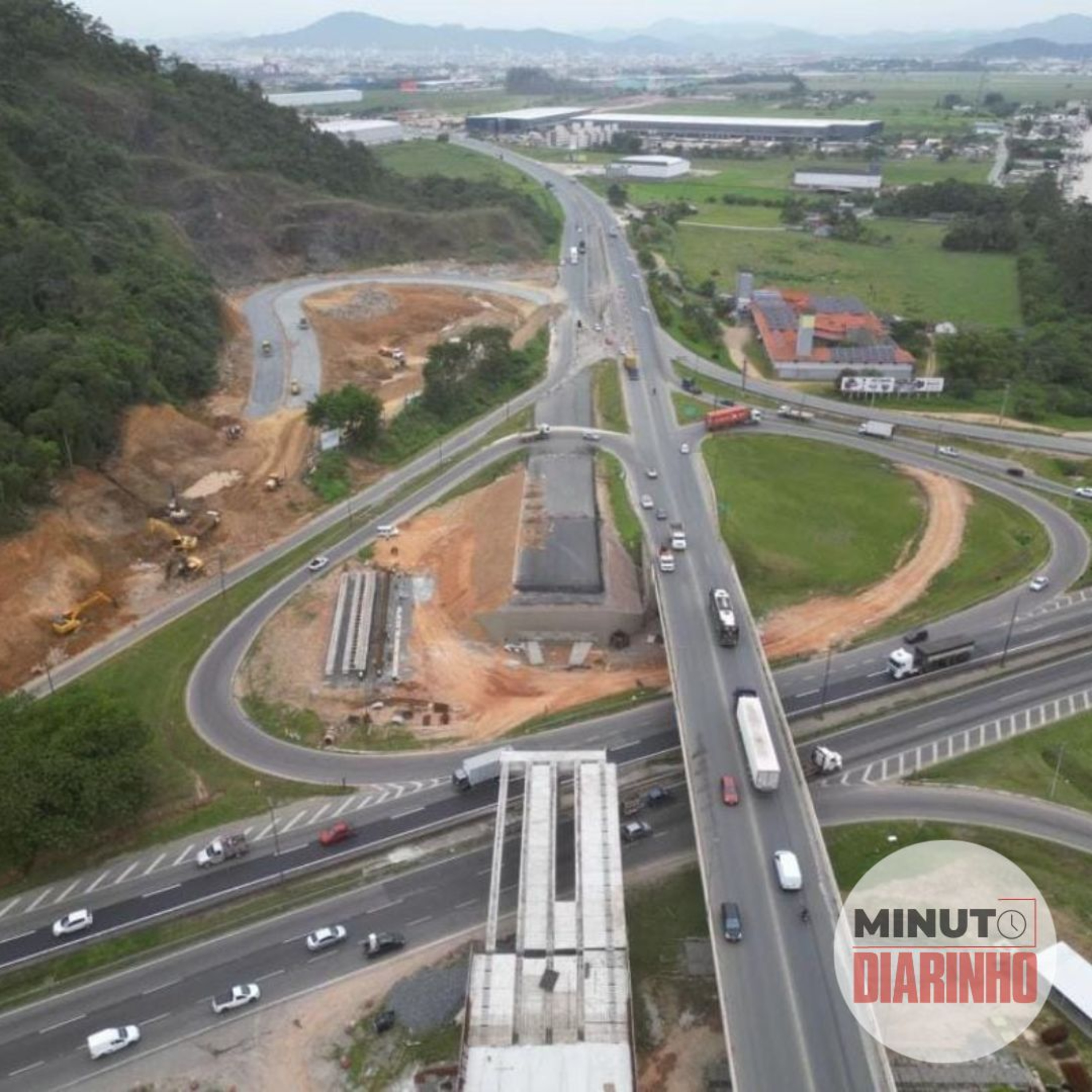 BR 101 vai ter alterações de trânsito para obras de duplicação da BR 470 episode artwork
