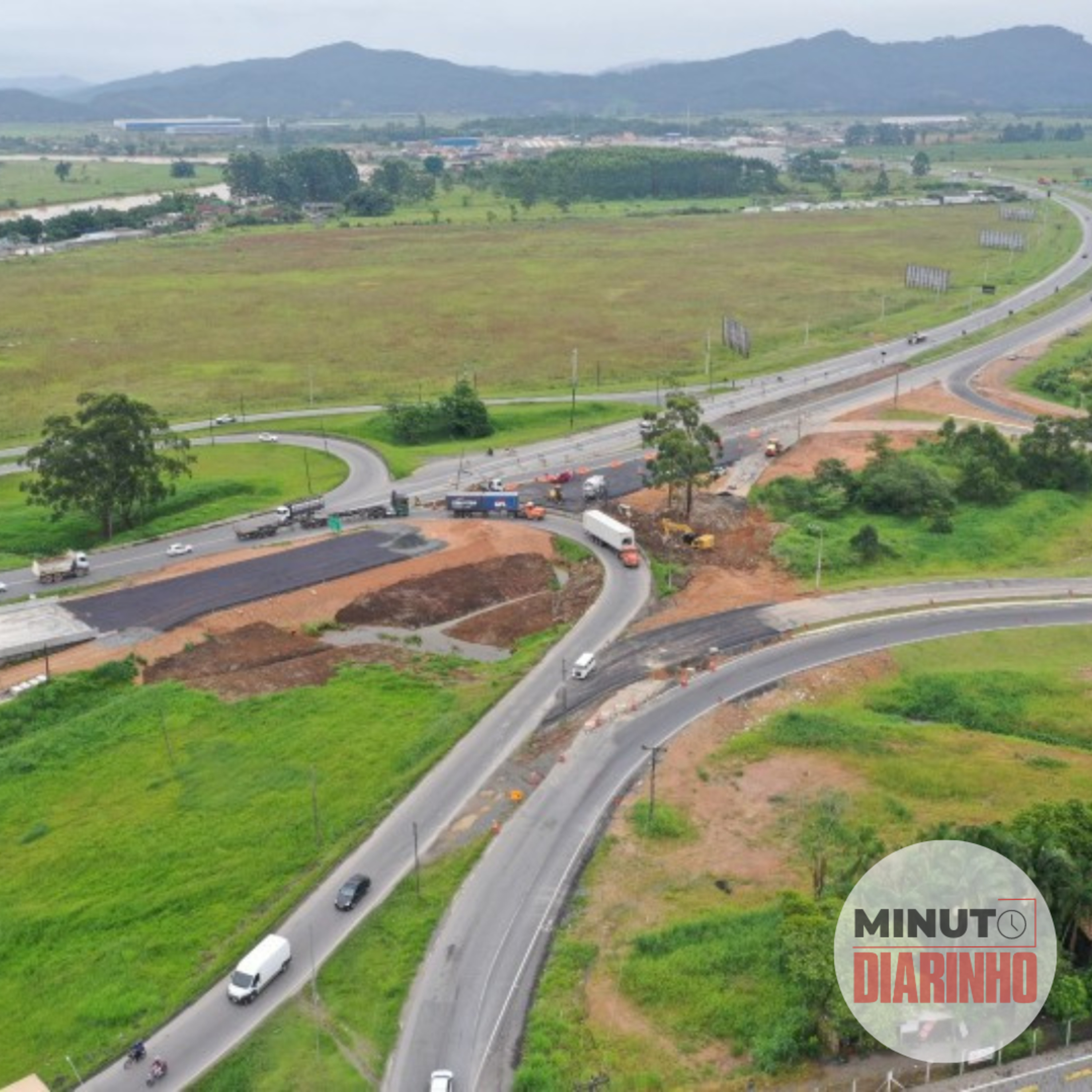 Tá quase, hein! As obras de construção do novo viaduto em Navegantes chegaram à reta final episode artwork