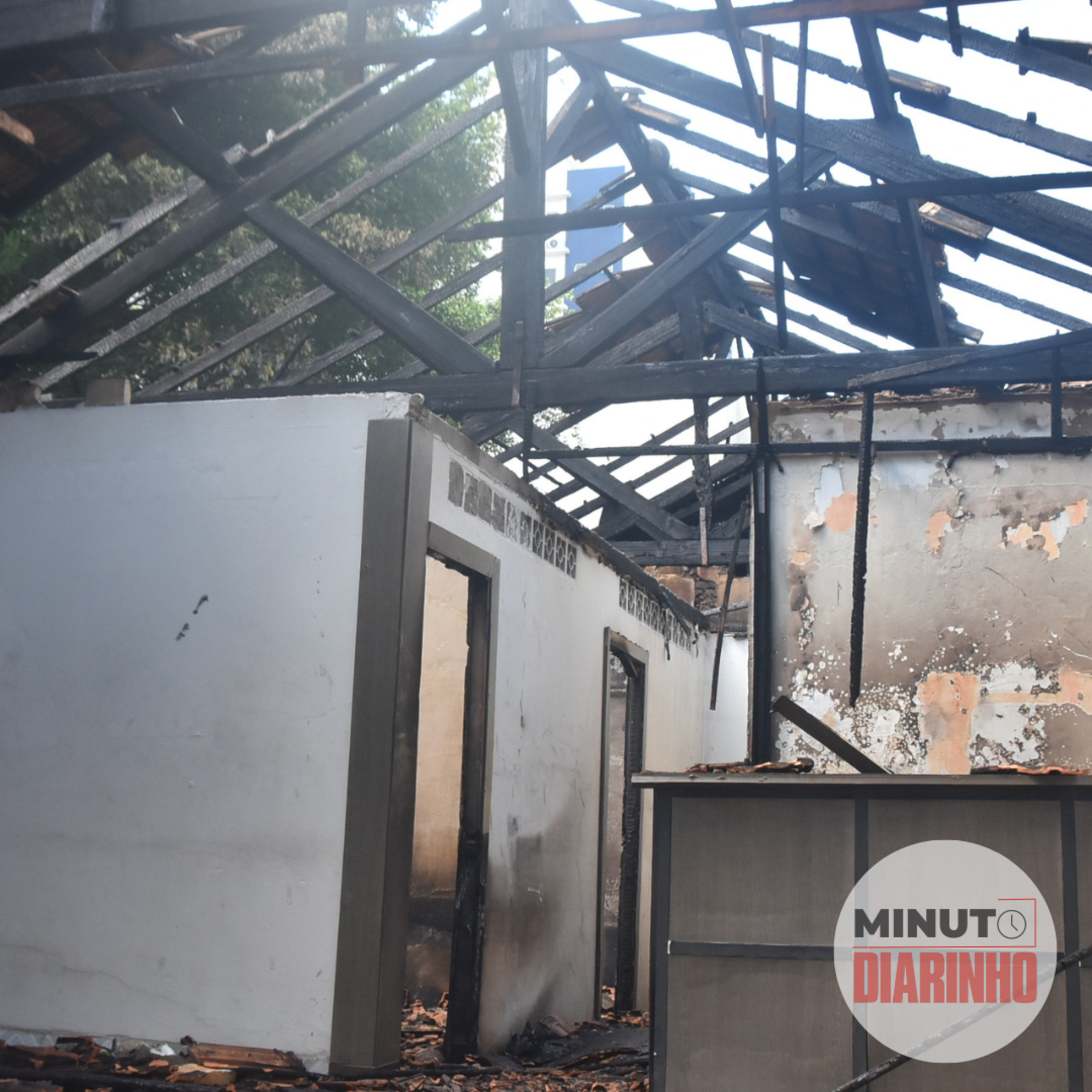 Imóvel incendiado na rua Brusque, em Itajaí, corre risco de desabar episode artwork