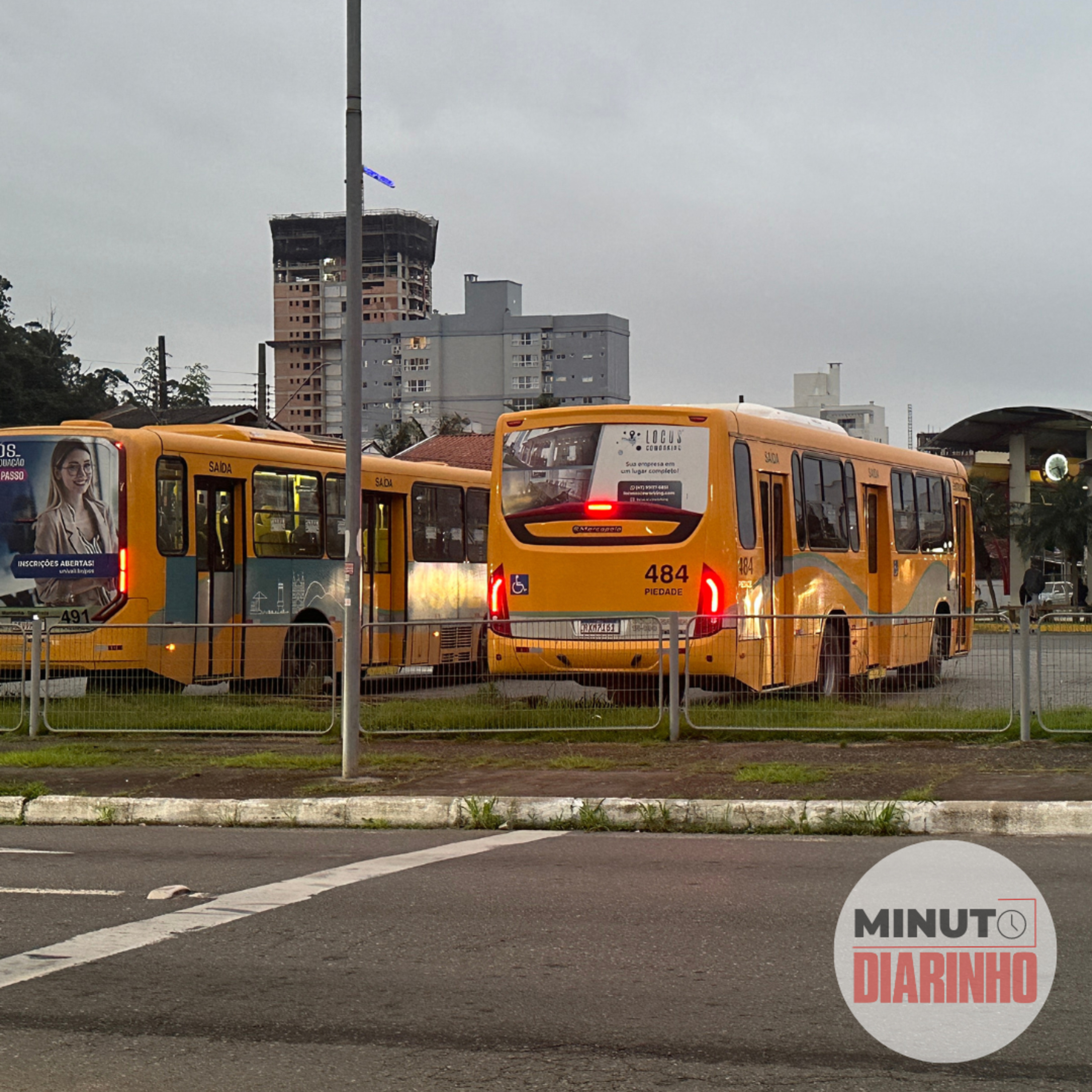 Ônibus voltam a circular em Itajaí após acordo  episode artwork