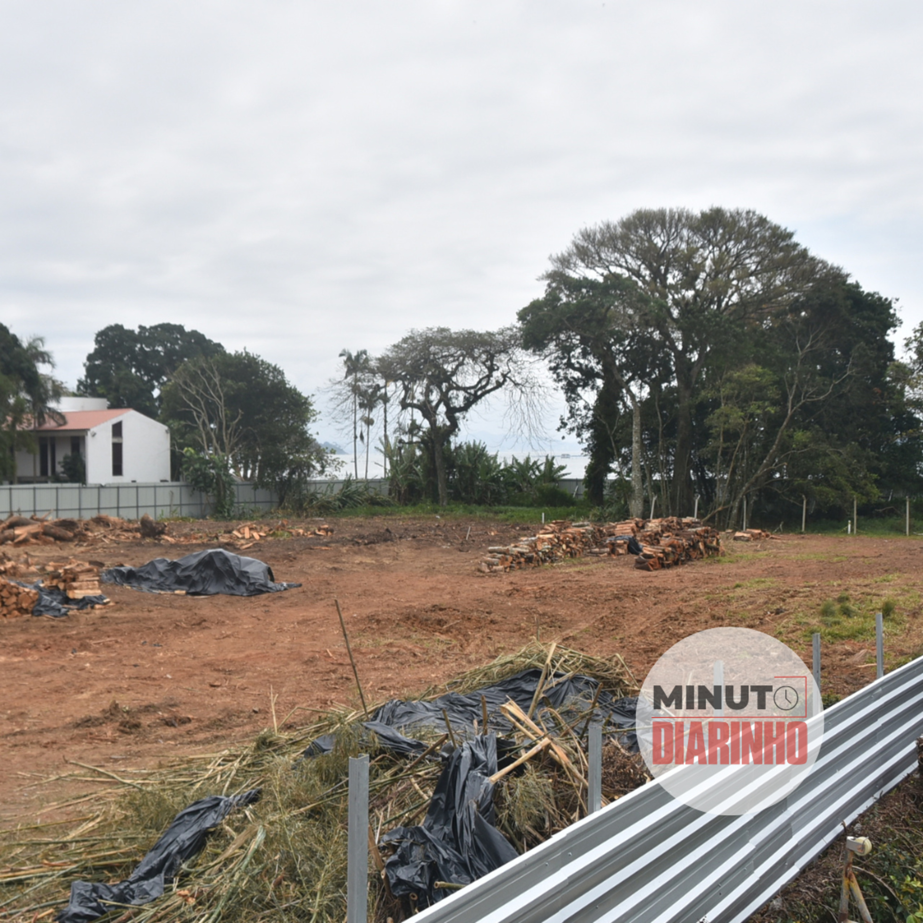 Justiça manda prefeitura para obra "dentro da praia" de Penha episode artwork