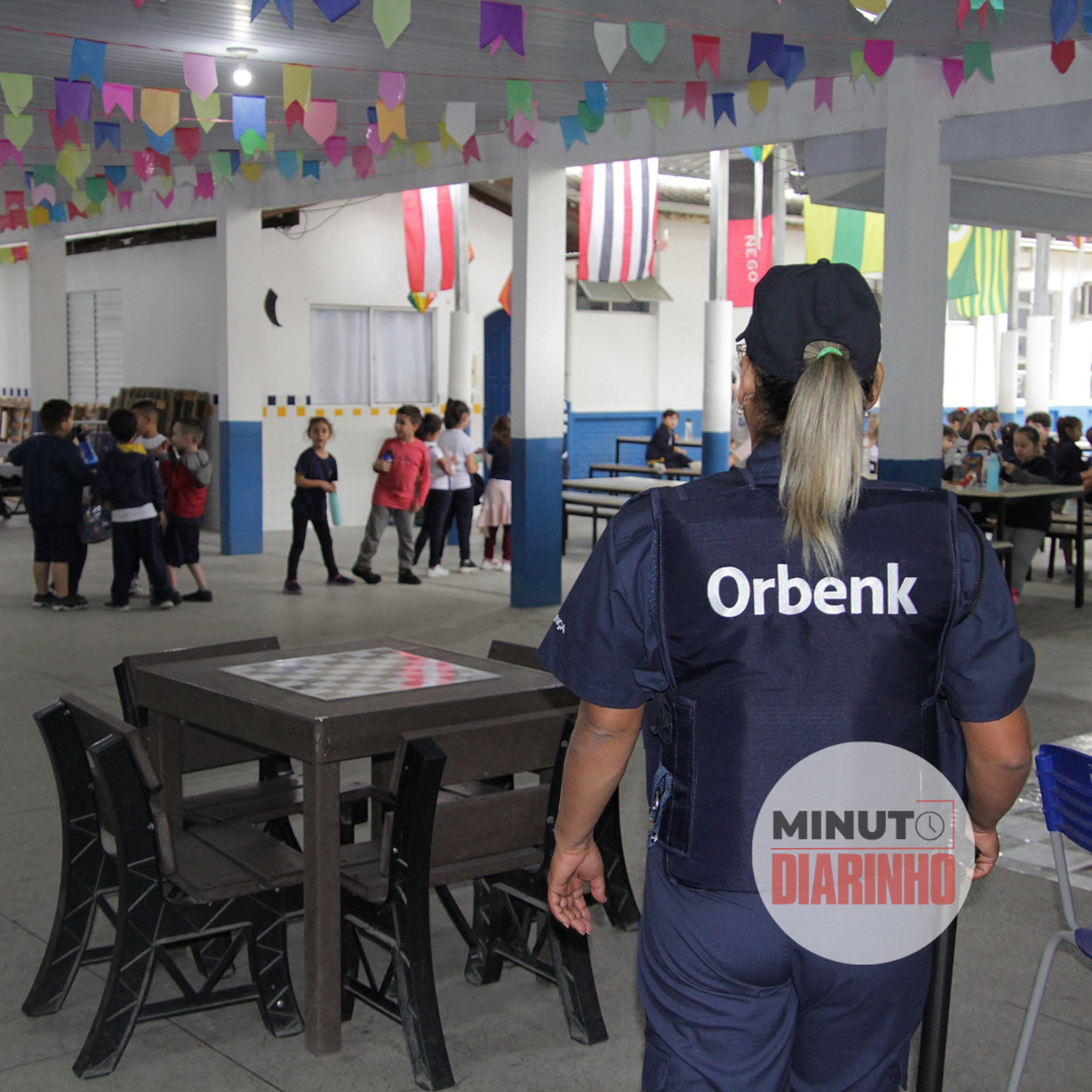 Vigilância armada nas escolas já custou mais de R$ 11 milhões e teve 10 casos de roubos de armas episode artwork
