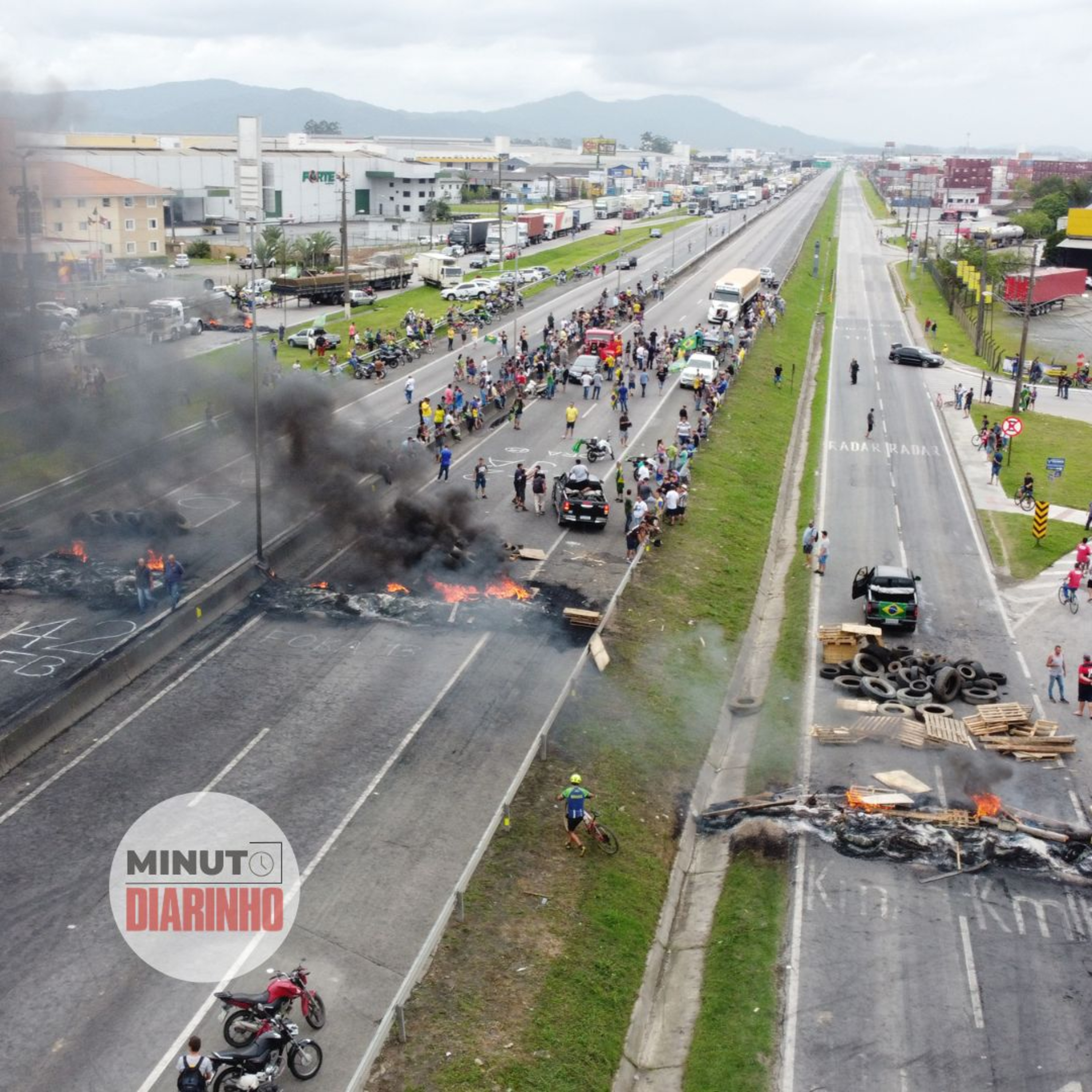 Câmara perdoa multas contra caminhoneiros que bloquearam estradas em 2022 episode artwork