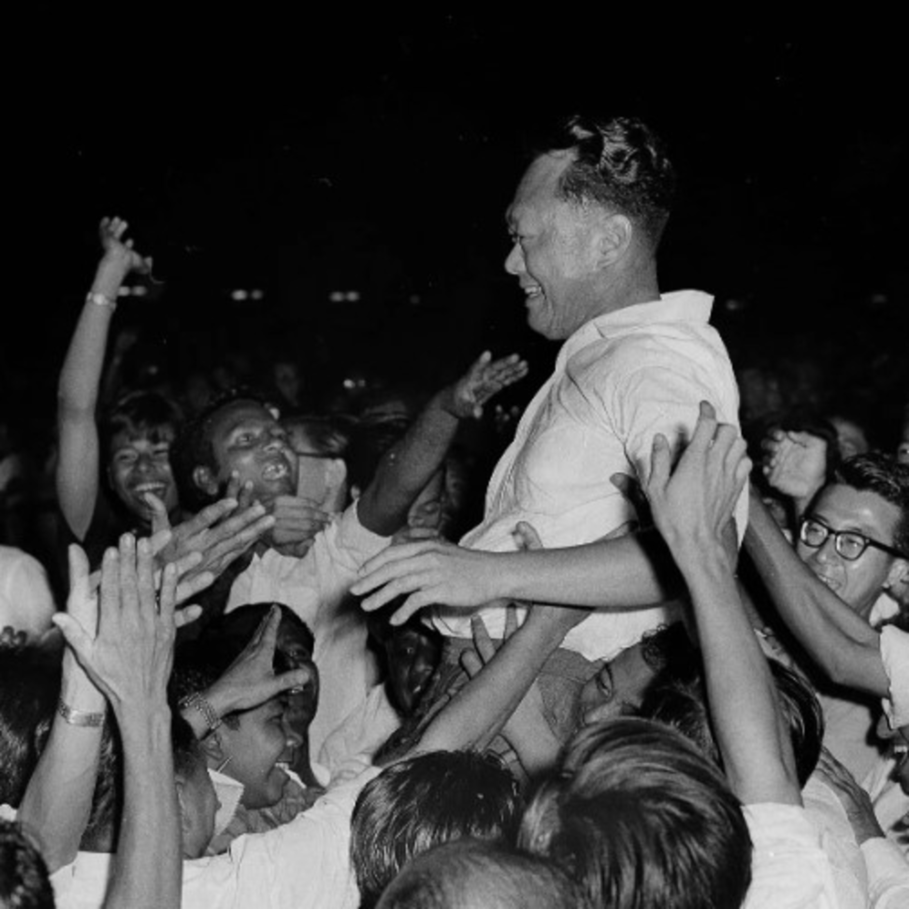 Rạn nứt trong gia đình Lý Quang Diệu và dấu hỏi về chế độ ‘chuyên chế nhân từ’