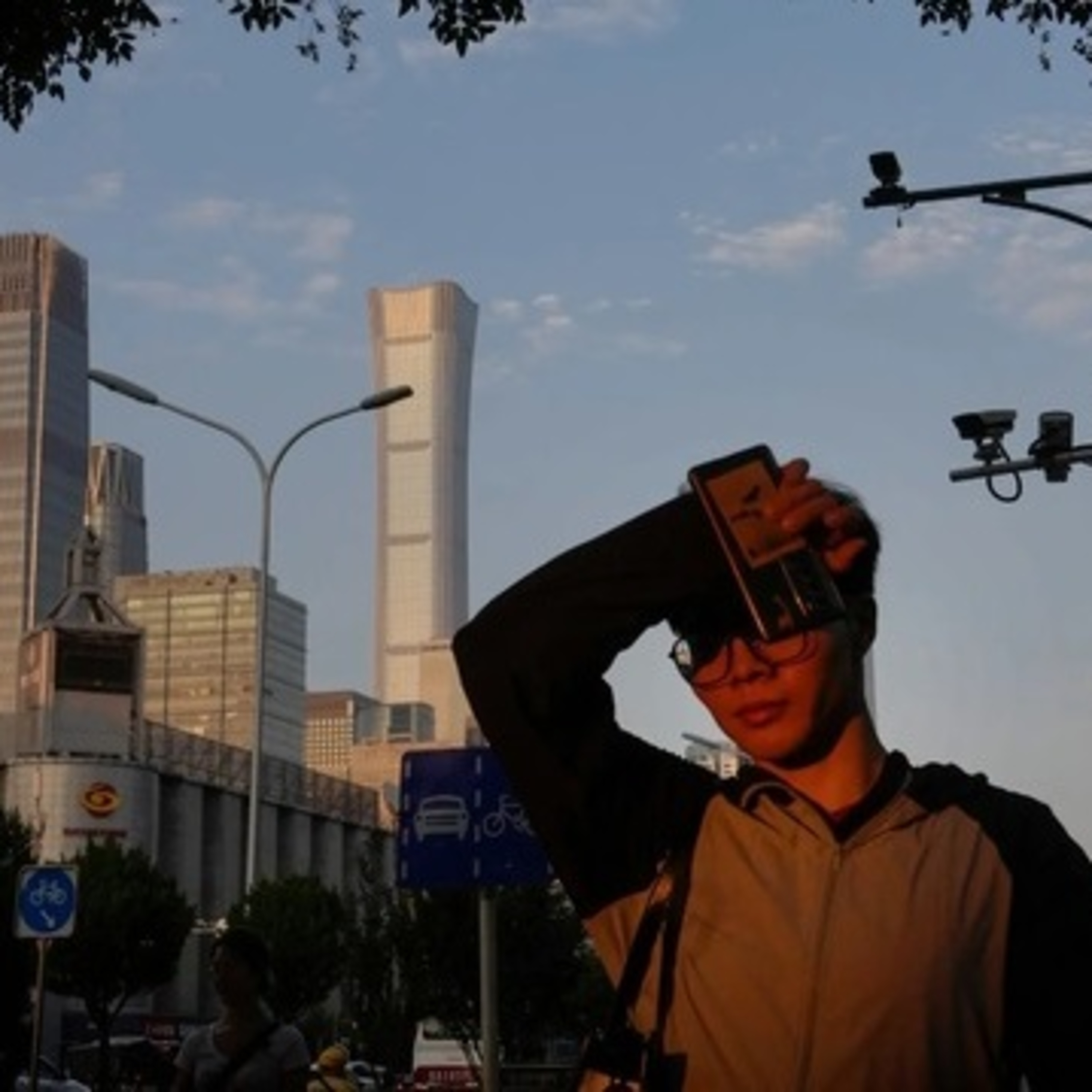 Chúng ta nên đối phó với sự suy tàn của Trung Quốc như thế nào?