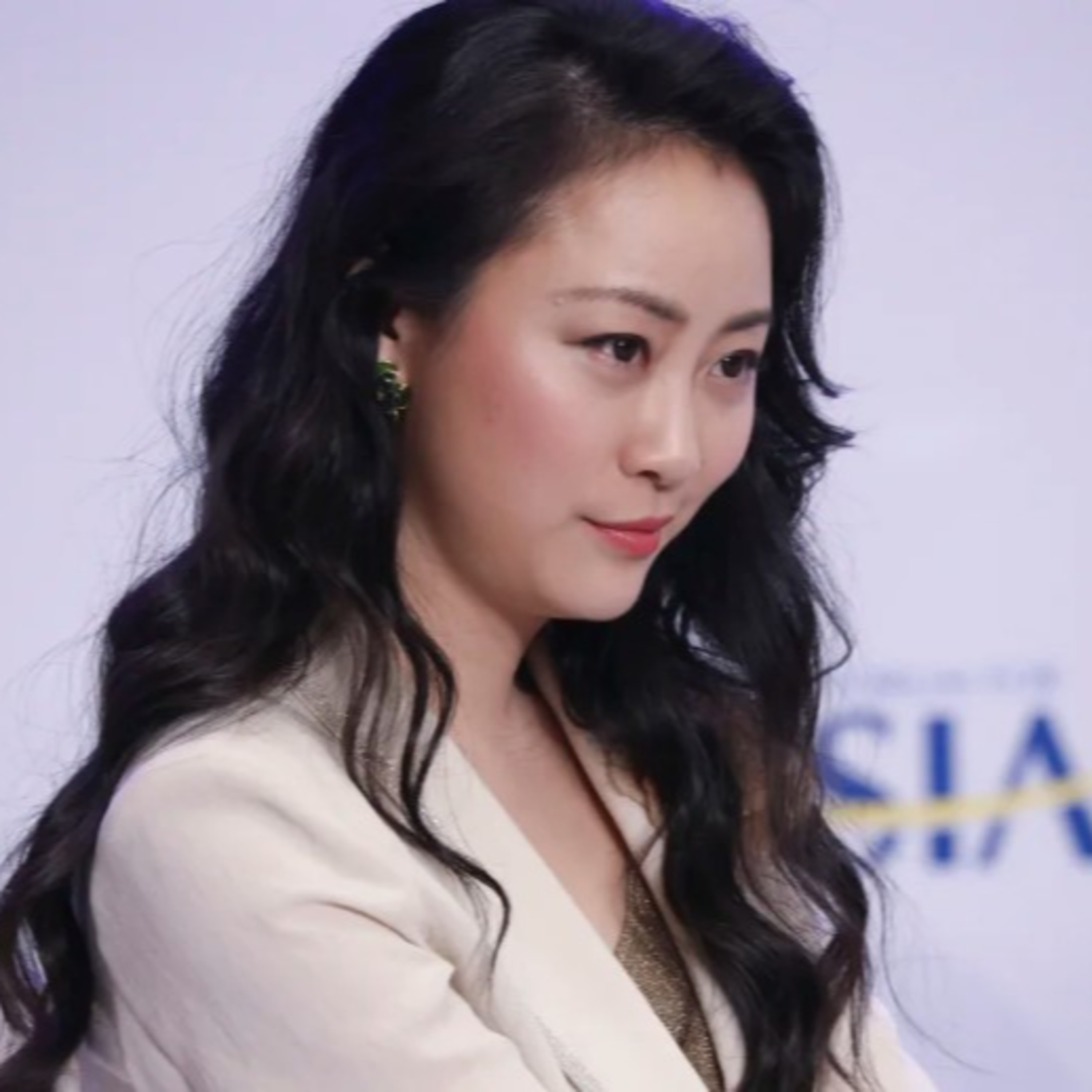 Phó Hiểu Điền: Bóng hồng đằng sau việc Ngoại trưởng Tần Cương mất chức