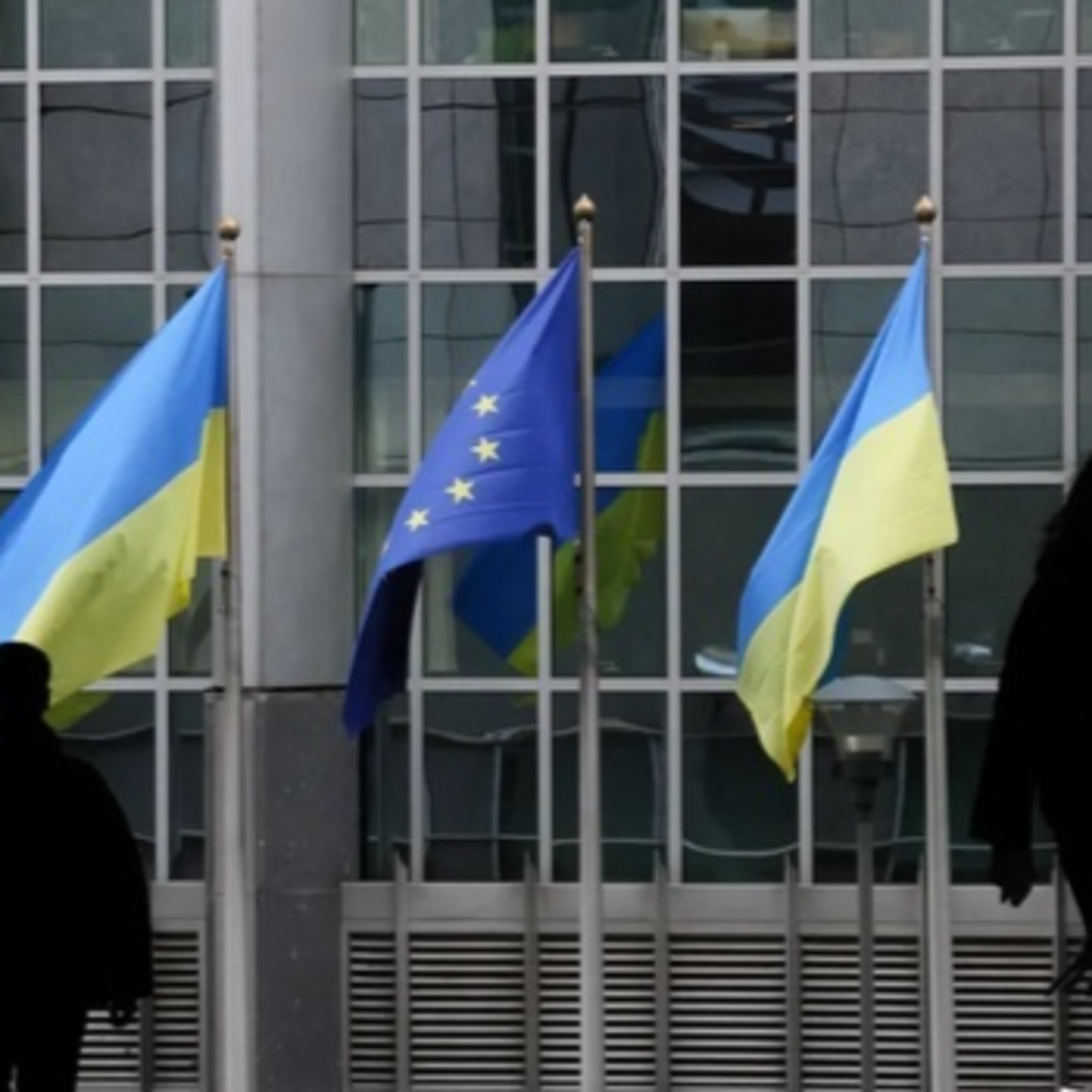 Lợi và hại của việc kết nạp Ukraine và Moldova vào EU