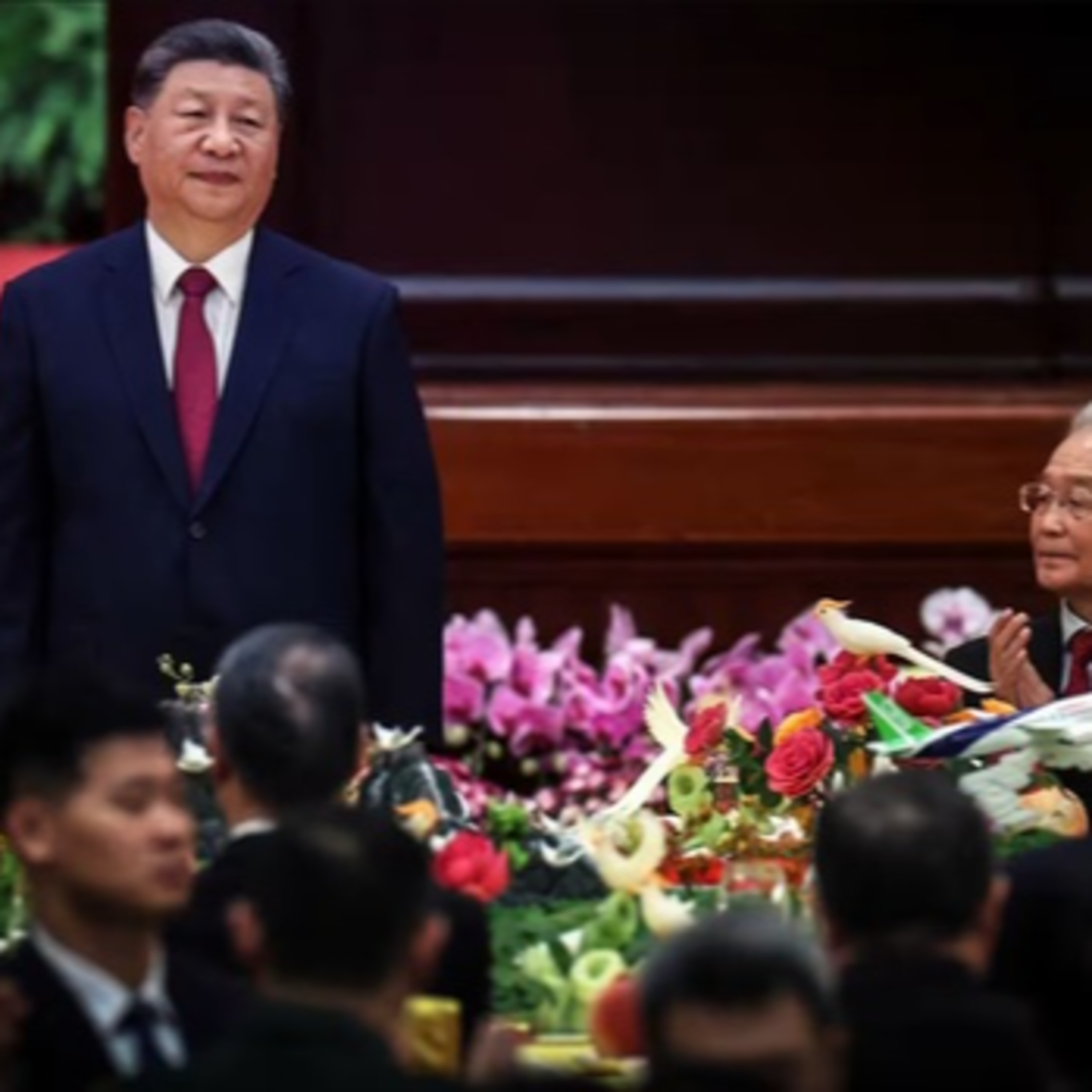 Sự sùng bái cá nhân Tập Cận Bình có dấu hiệu suy yếu