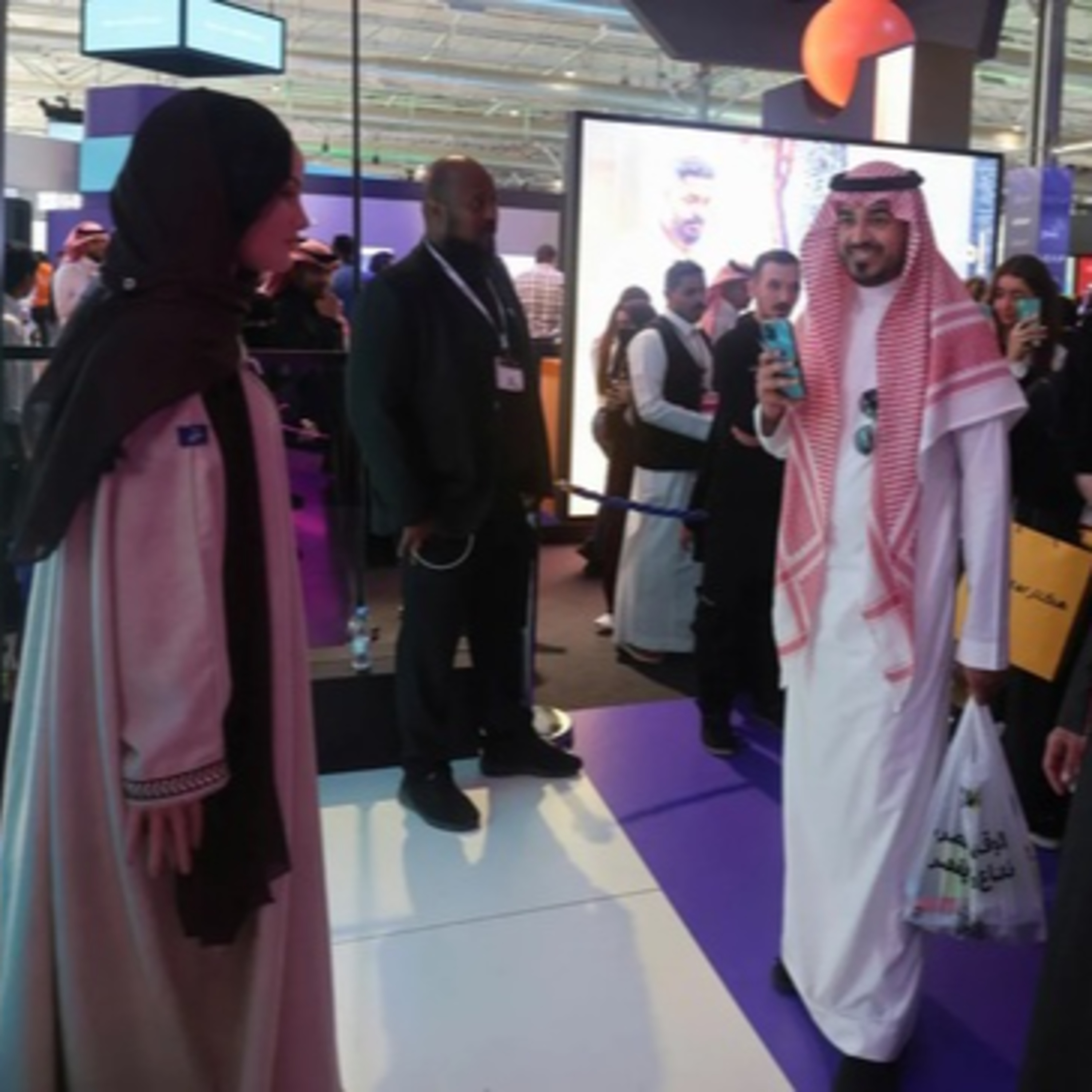 Nóng bỏng cuộc đua ngoại giao AI ở Trung Đông