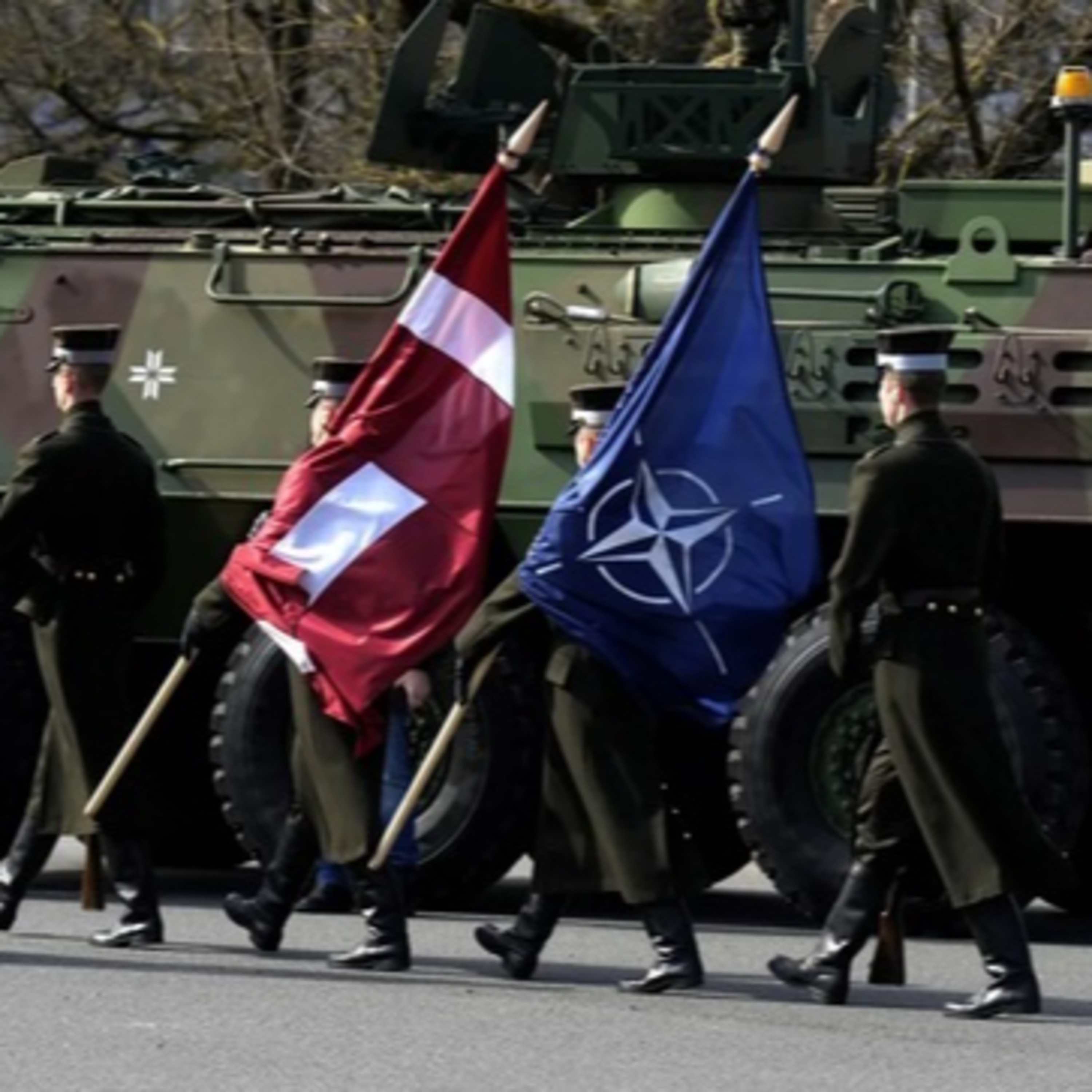 Con đường tốt nhất để NATO giảm phụ thuộc vào Mỹ