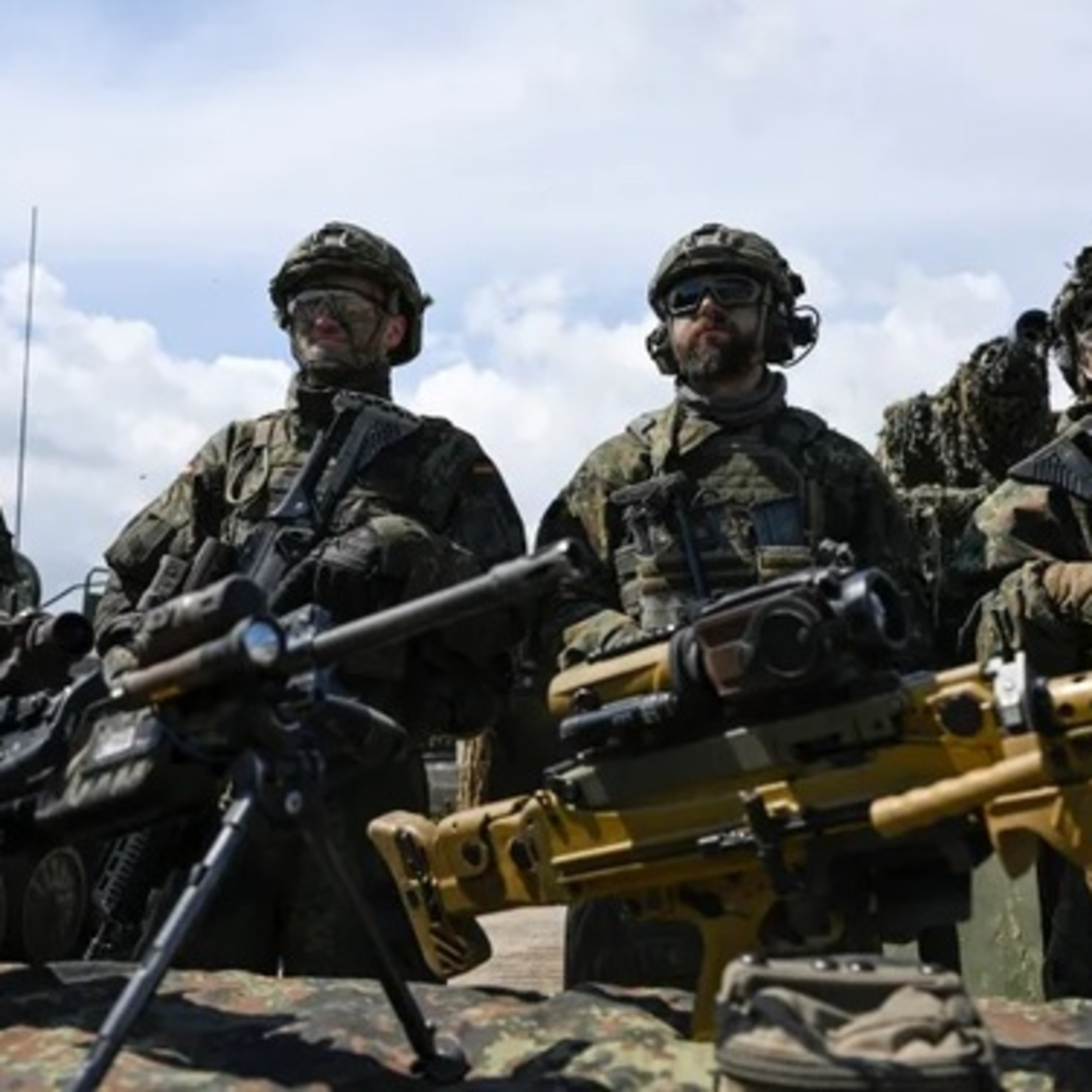 Châu Âu đã hết thời gian để điều chỉnh chính sách quốc phòng