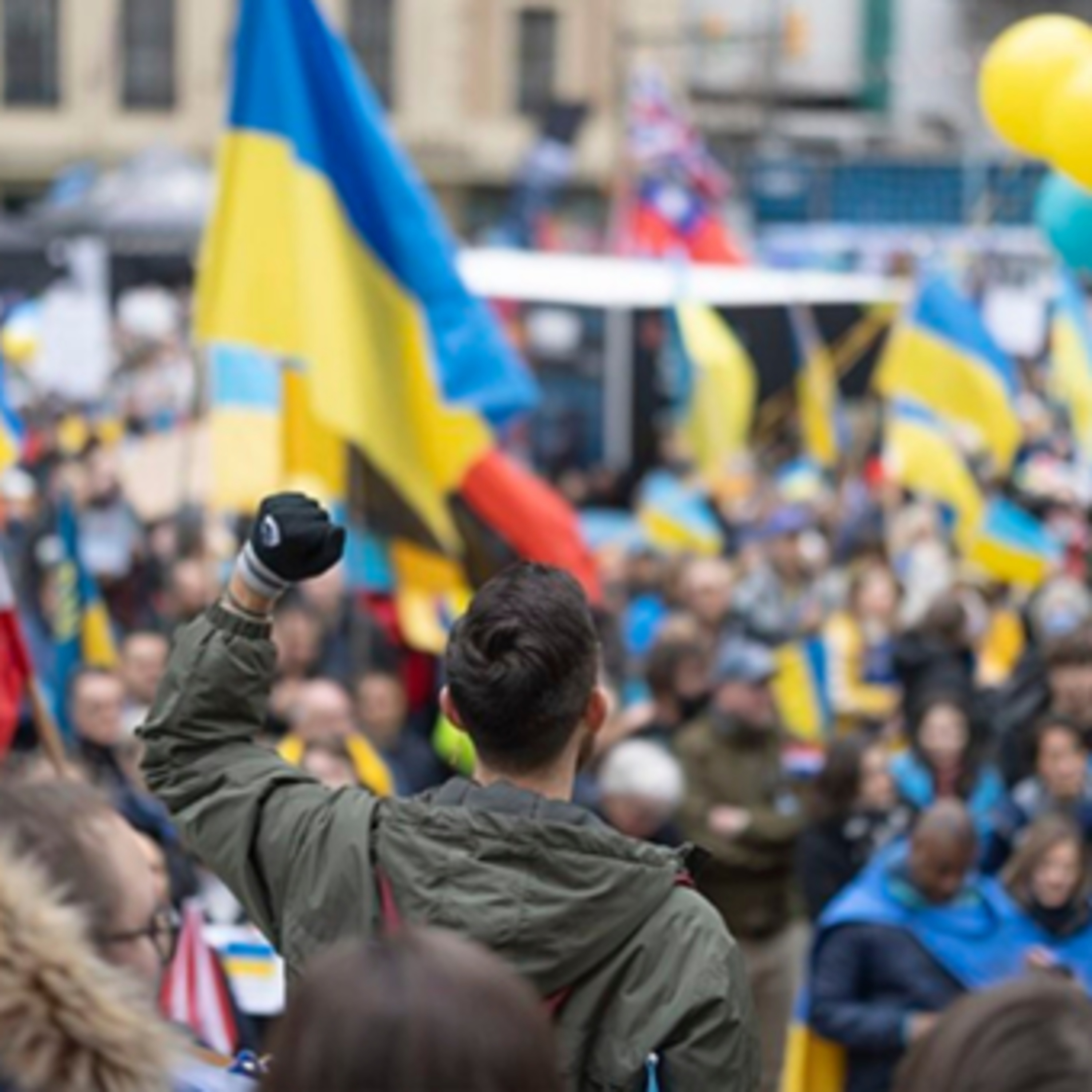 Về vấn đề kiểm soát vũ khí thông thường và chấm dứt chiến tranh Ukraine