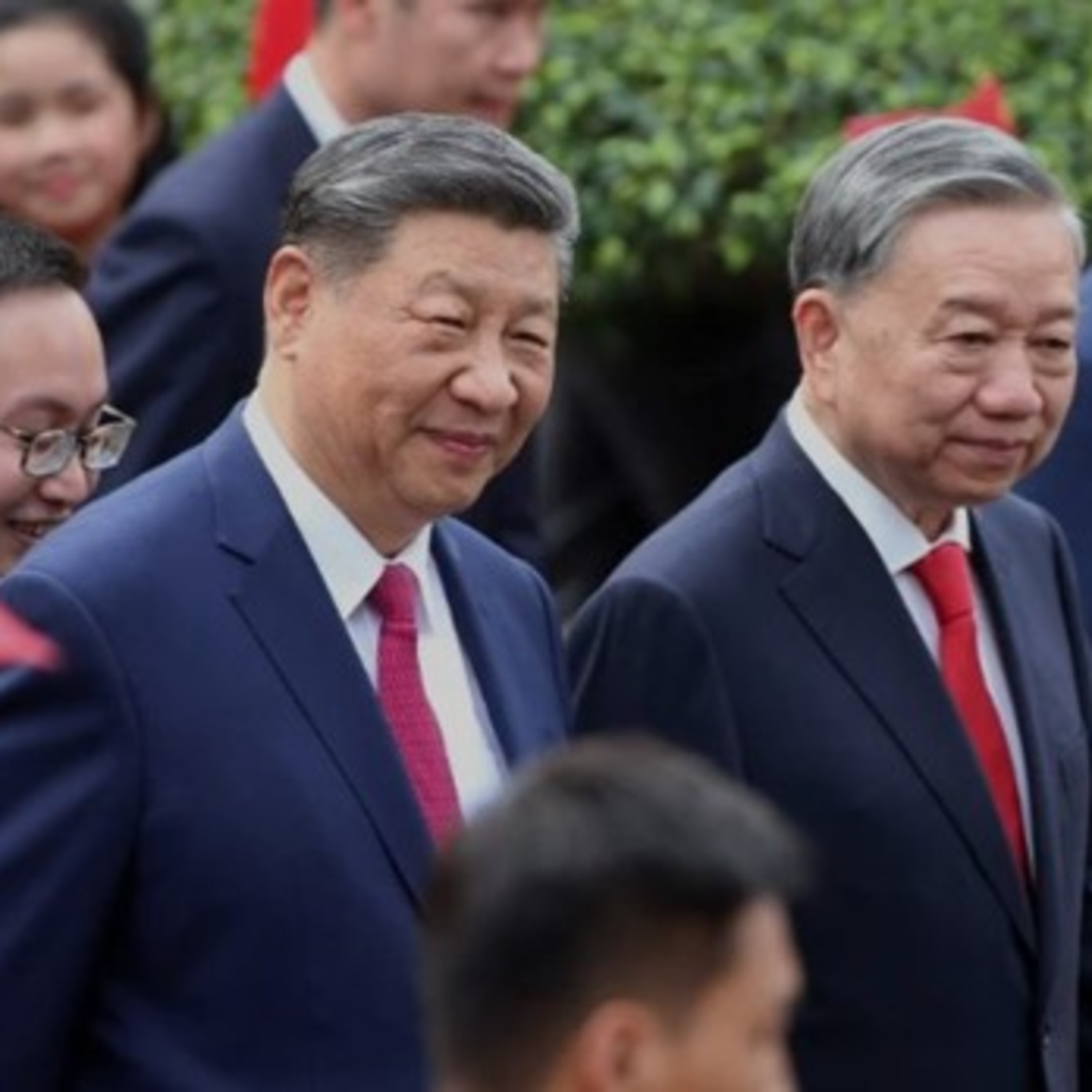 Tập Cận Bình thăm Việt Nam: Show diễn ngoại giao trên nền căng thẳng tiềm ẩn