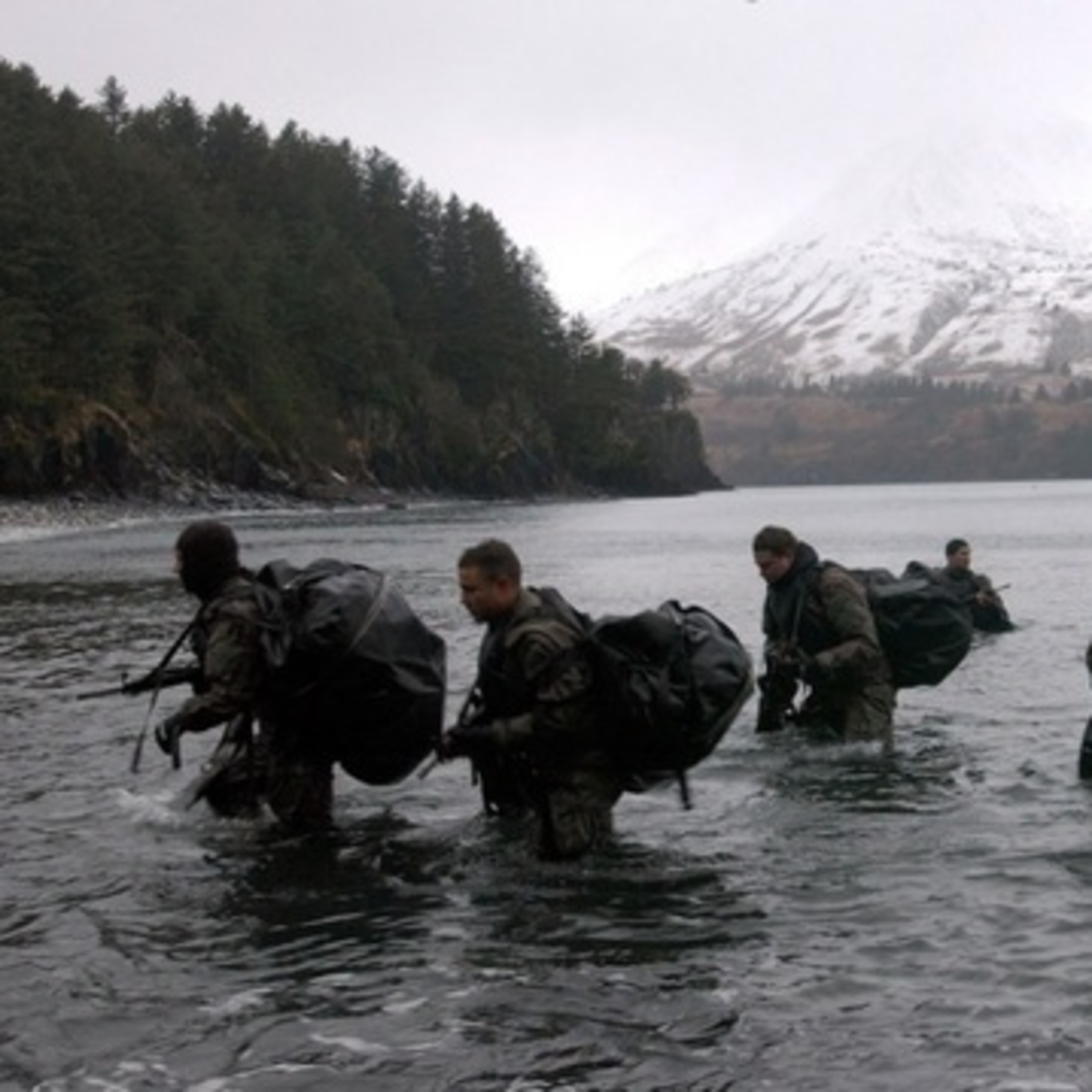 Thay vì Greenland, Mỹ nên tập trung chú ý vào Quần đảo Aleutian
