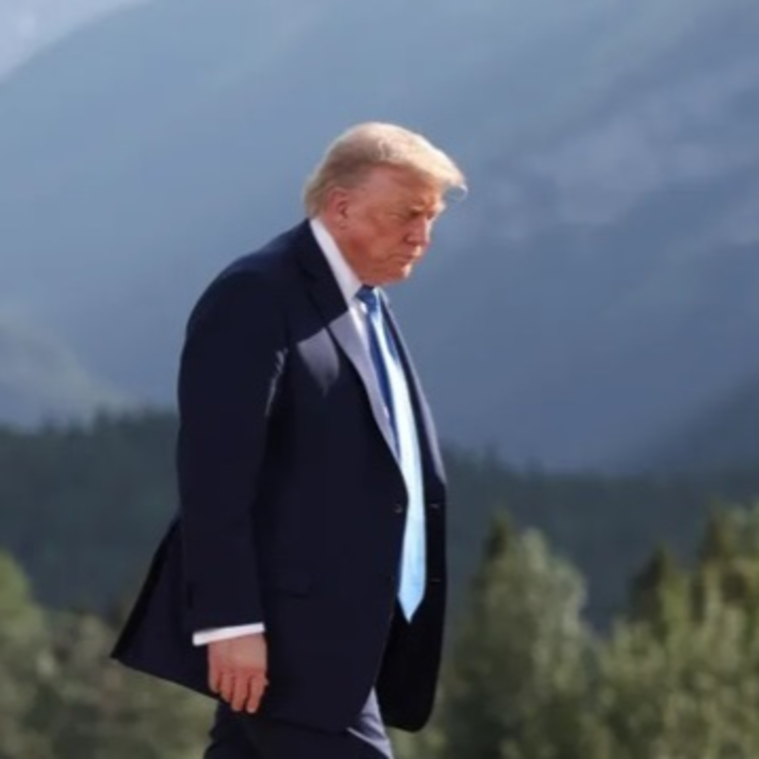 Làm cho nước Mỹ đơn độc trở lại