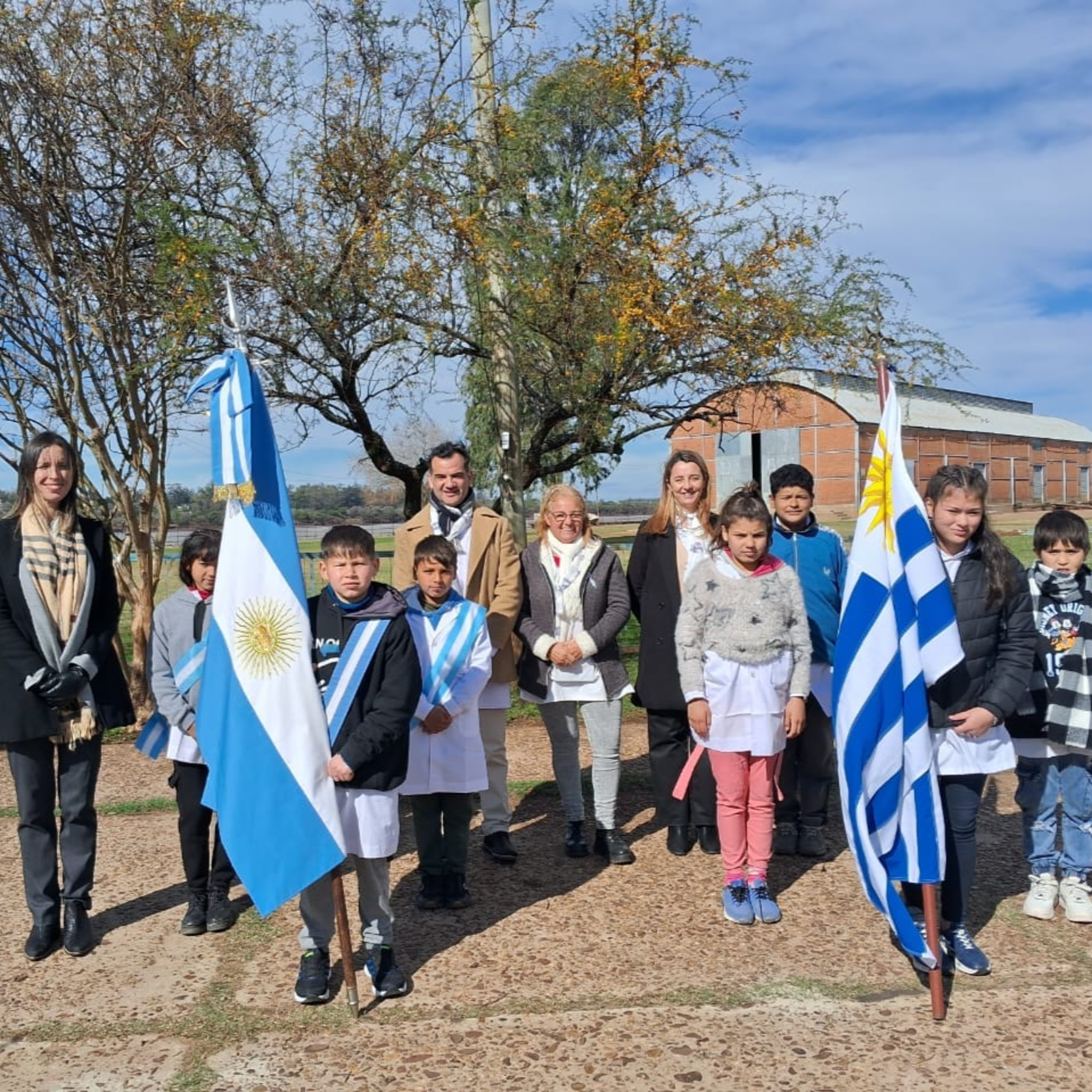 Realizaron una jornada educativa que apuesta por la integración binacional episode artwork