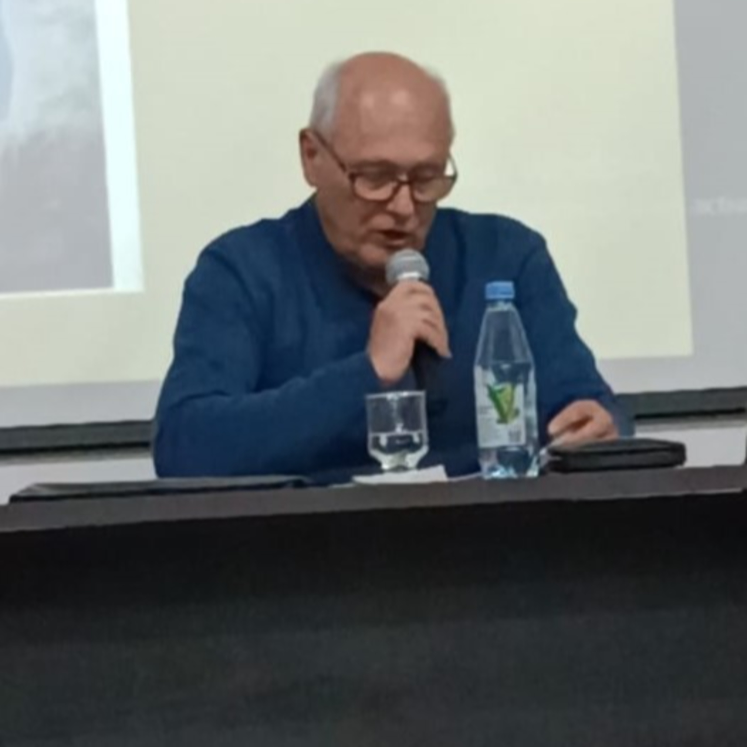 Rubén Bourlot y la importancia de mirar y escribir la historia local episode artwork