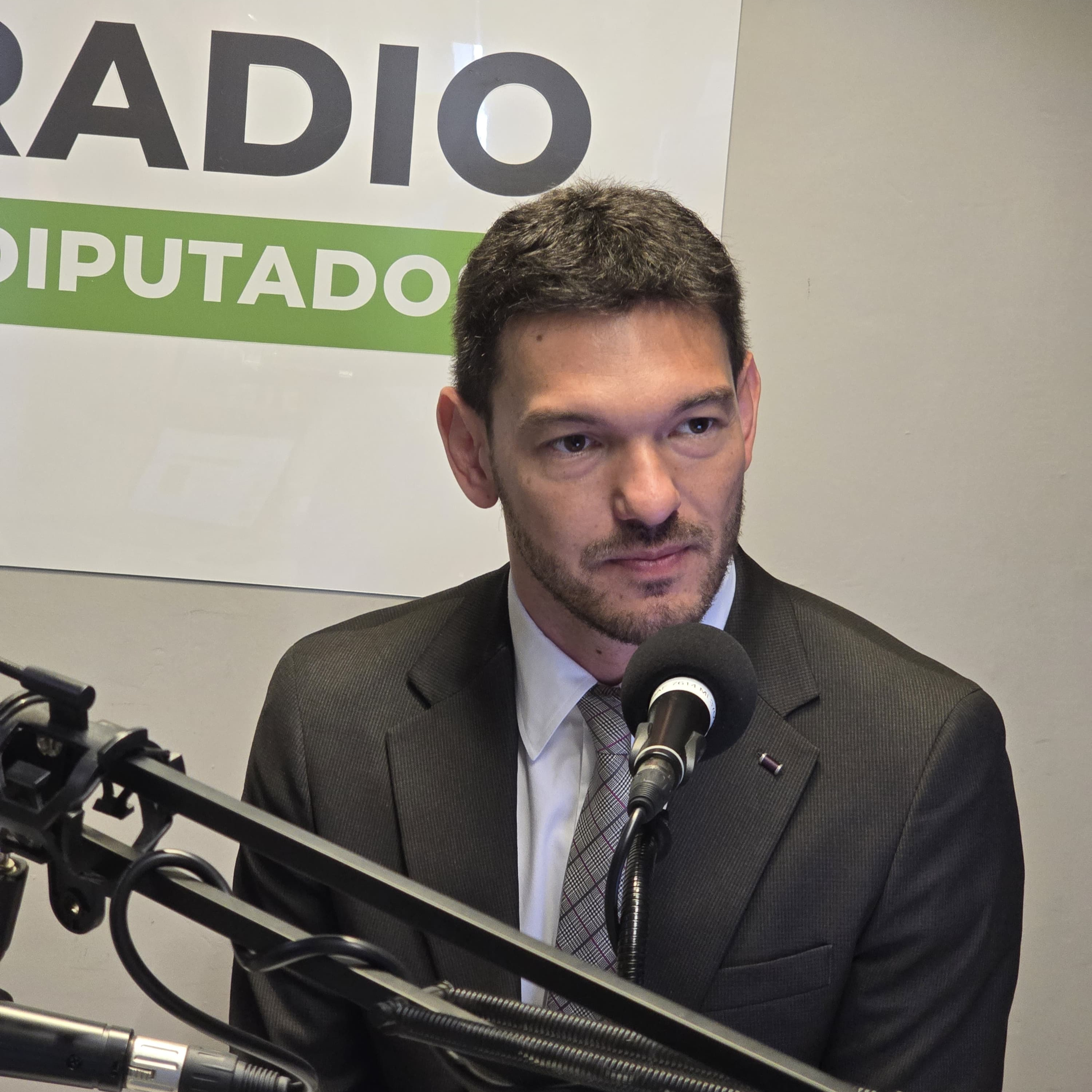Buscan simplificar la instalación de antenas de telefonía en Entre Ríos episode artwork