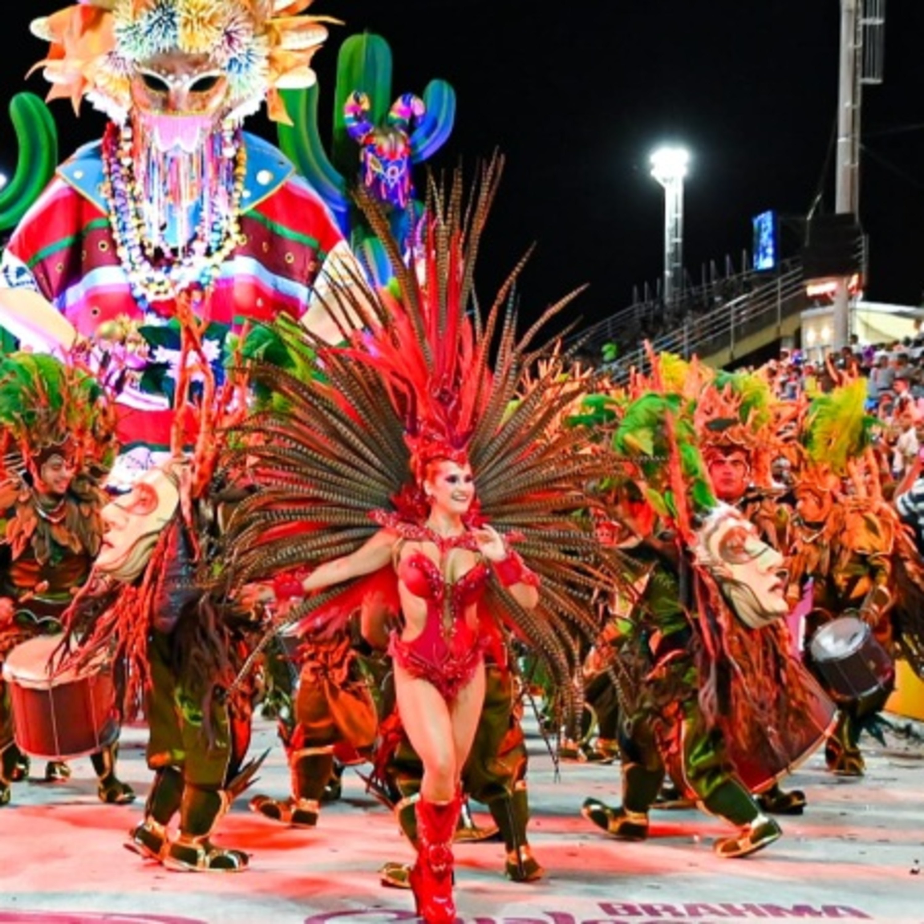 “El carnaval es un motor turístico sumamente importante para Gualeguahchú" episode artwork