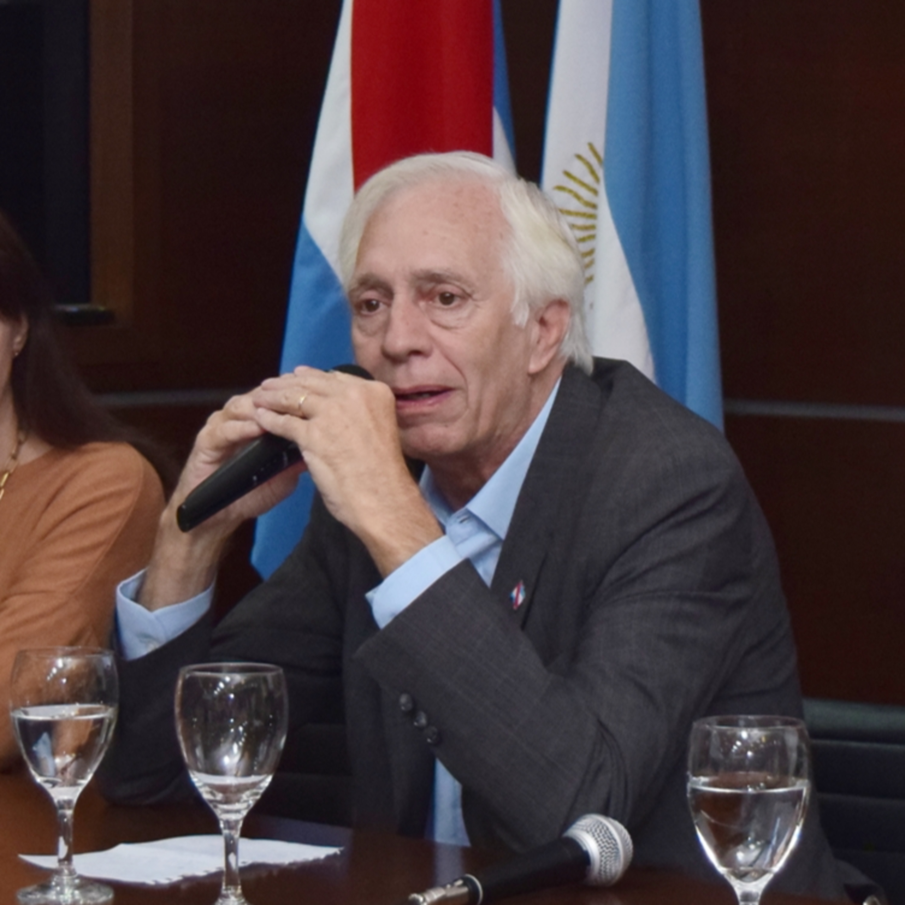 Bernaudo afirmó que hay “conversaciones de buena voluntad” con Uruguay por la planta de Paysandú episode artwork