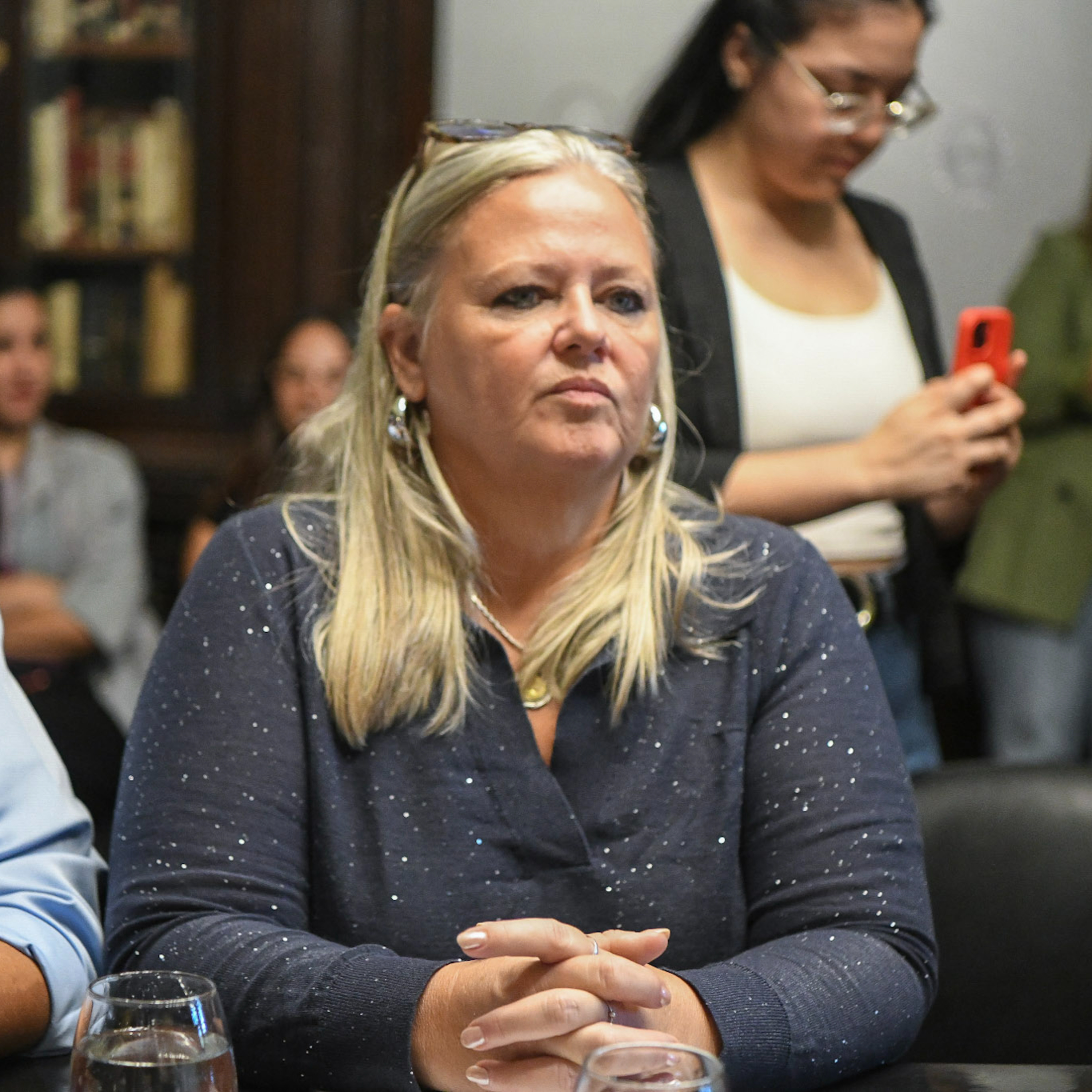La Cámara de Diputados reafirma el rol de la mujer con homenajes en el recinto episode artwork