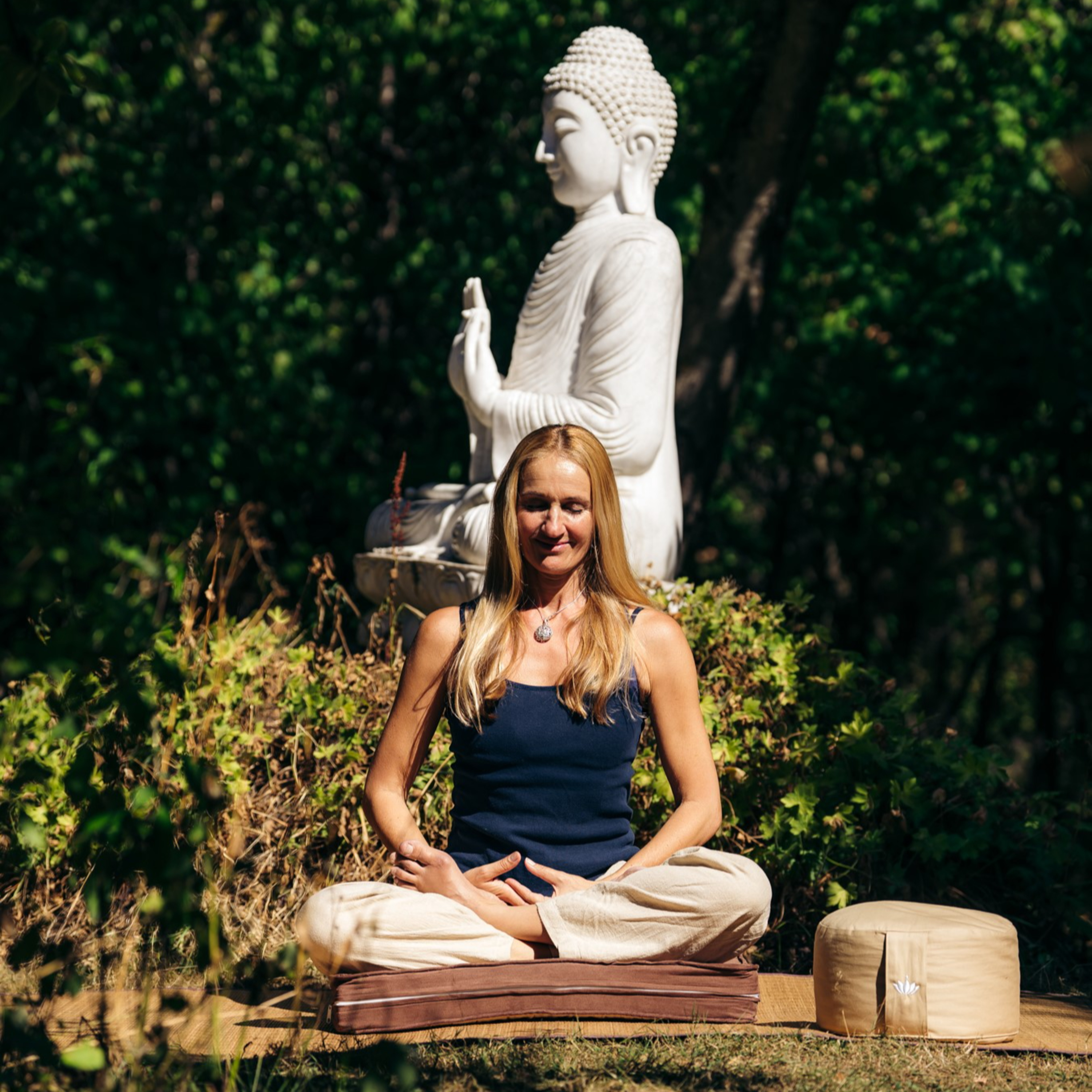 Ganzheitliche Gesundheit durch Yoga und Atmung – Einblick in die heilsame Wirkung auf Nervensystem und Organe mit Jaqueline Güth episode artwork