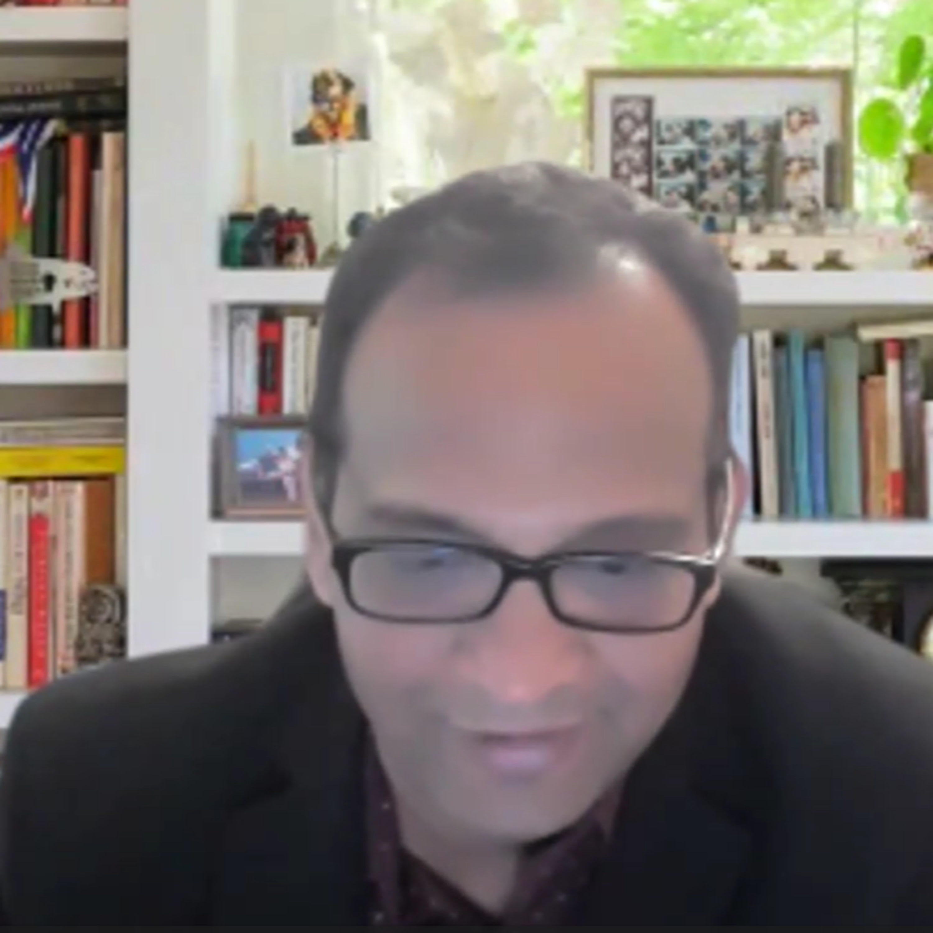AI Vivek with Solvanam.com: LLM vs GPT - எல்.எல்.எம். எதற்கு? ஏன்? எப்படி? ஜிபிடி சர்வ ரோக நிவாரணமா? episode artwork