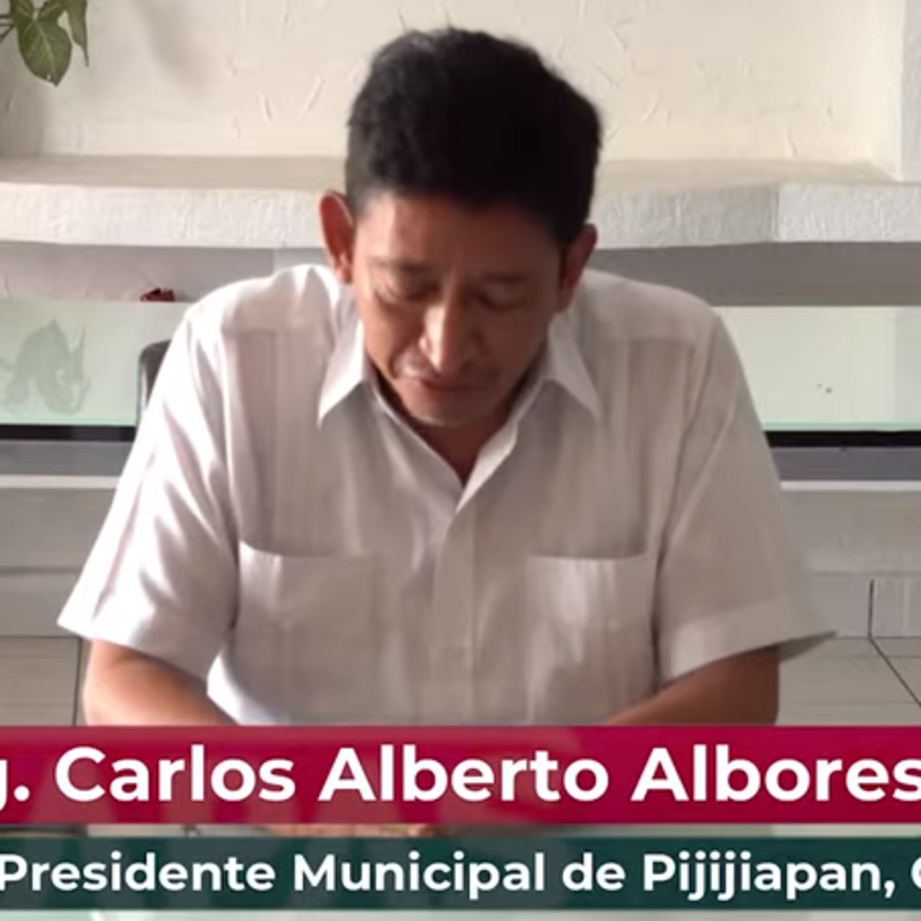 Le reclaman duro al alcalde de Pijijiapan al pedir voto para reelegirse episode artwork